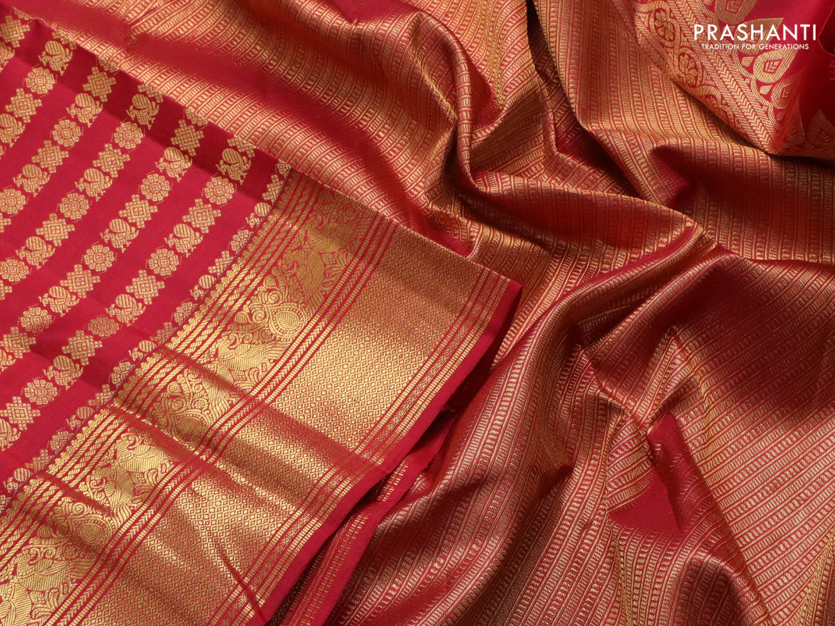 Pure kanchipuram silk saree maroon with allover annam & mayil chakram buttas and zari woven border - Image 4