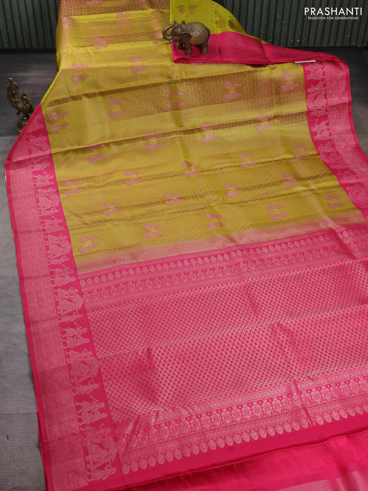 Pure kanchipuram silk saree mehendi green and pink with allover zari weaves & buttas and pallaku design zari woven border - Image 2