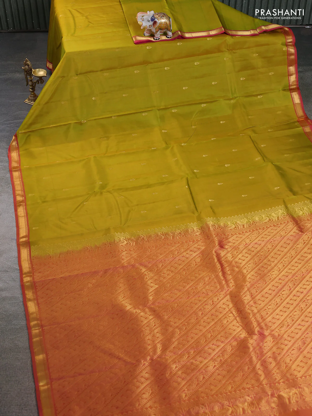 Pure kanchipuram silk saree mehendi green and pink with zari woven buttas and zari woven border - Image 2