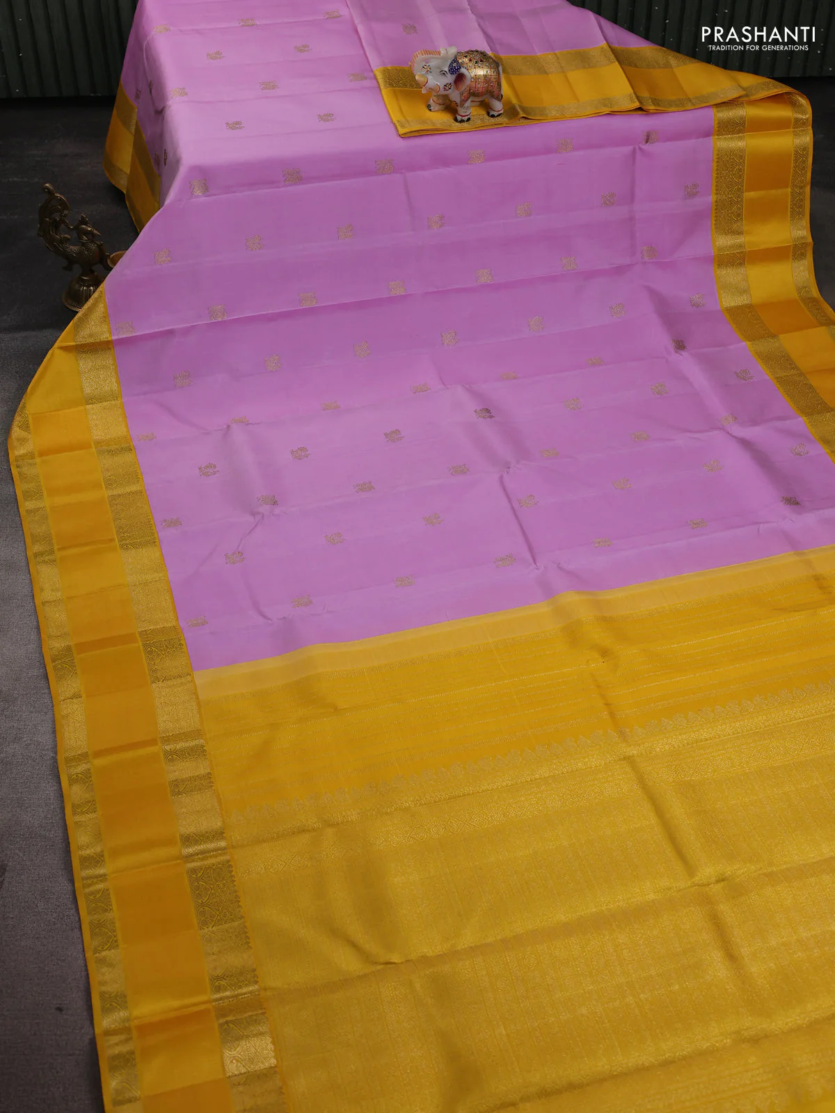 Pure kanchipuram silk saree mild lavender and yellow with zari woven buttas and rich zari woven korvai border - Image 2