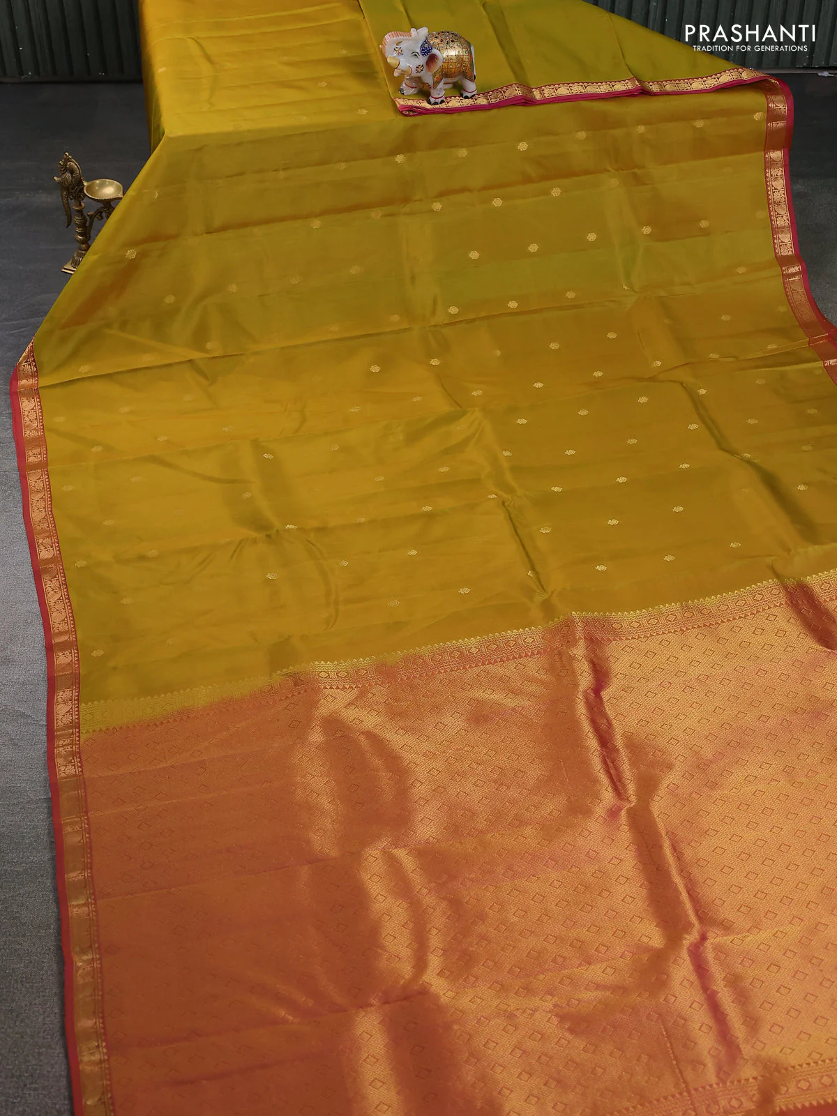 Pure kanchipuram silk saree mustard green shade and pink with zari woven buttas and zari woven border - Image 2