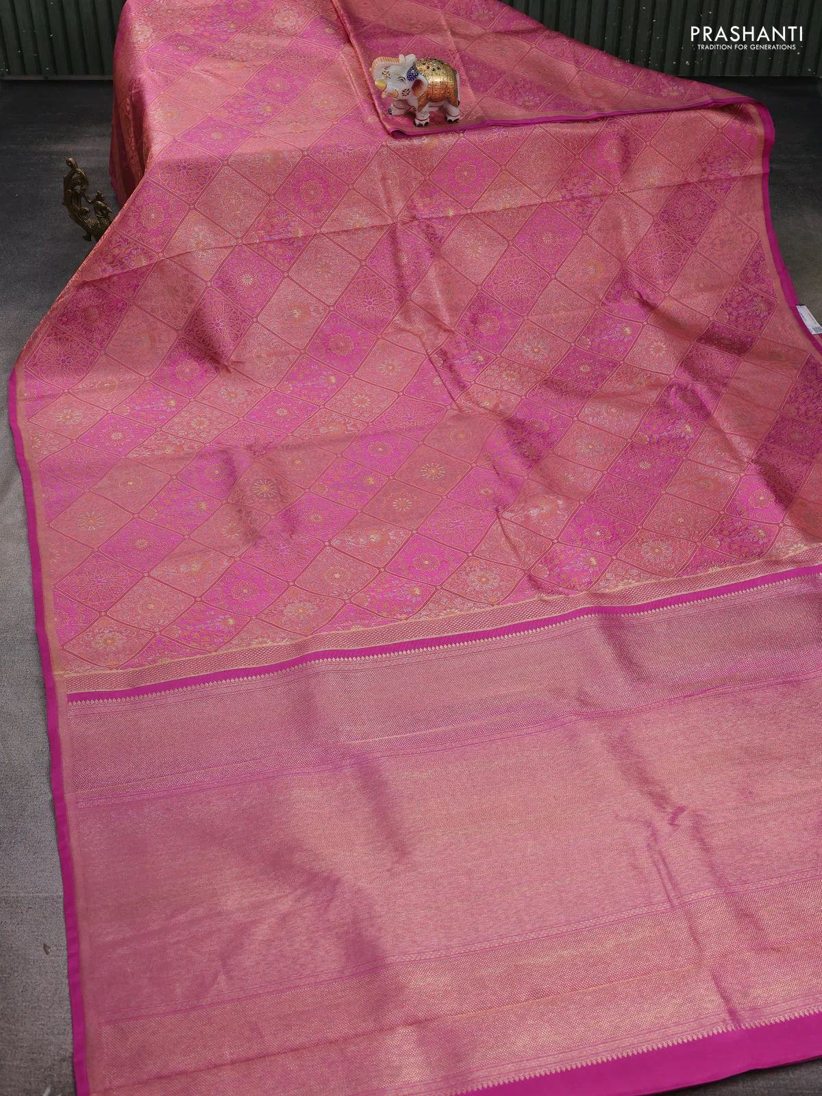 Pure kanchipuram silk saree peach and pink with allover zari woven brocade weaves and piping border - Image 2