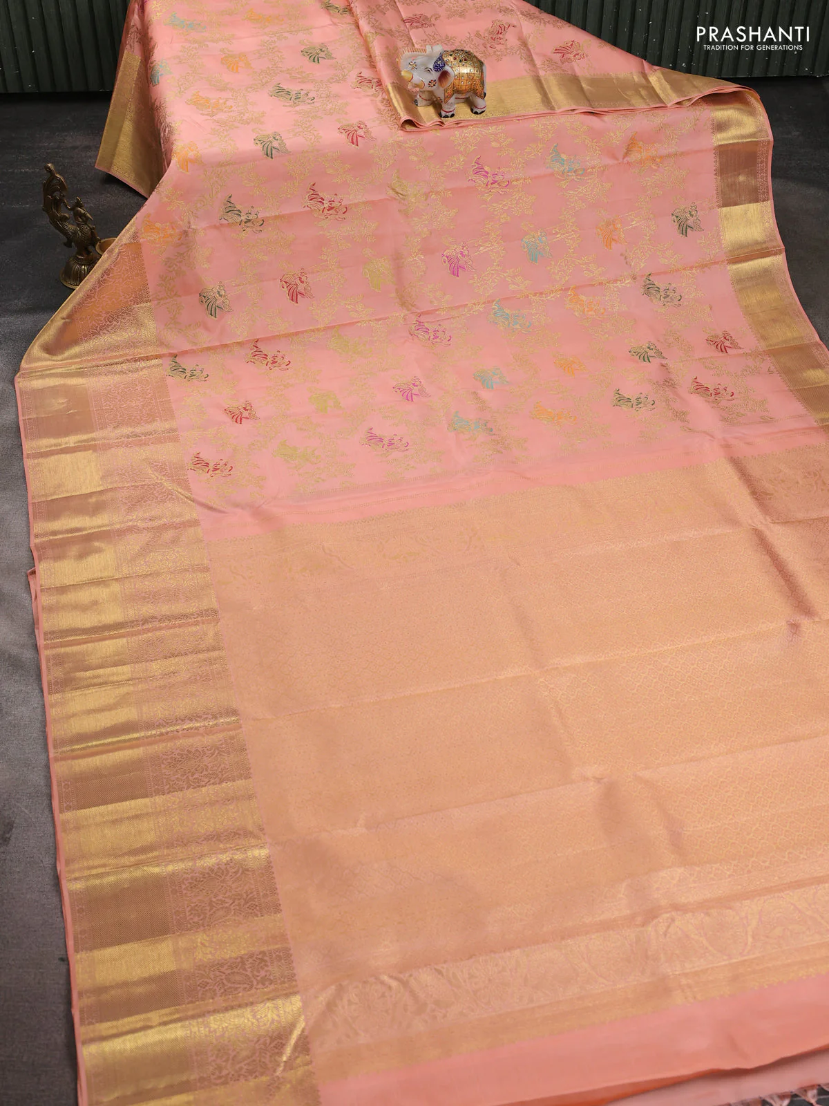 Pure kanchipuram silk saree peach orange with allover zari woven leheriya weaves and long rich zari woven border - Image 2