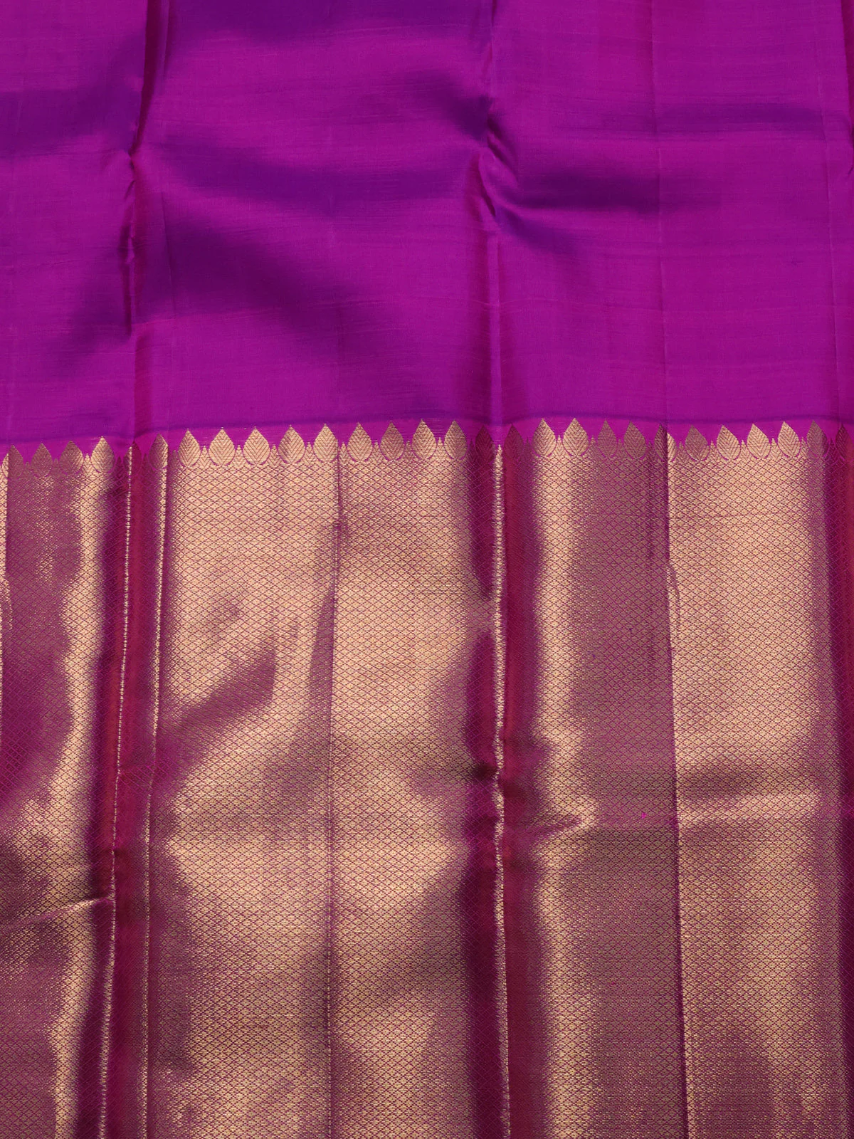 Pure kanchipuram silk saree peach shade with allover mina weaves and long zari woven border - Image 4