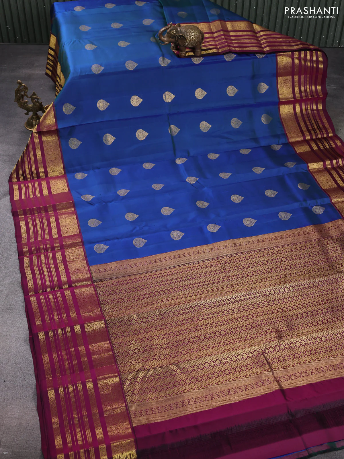 Pure kanchipuram silk saree peacock blue and wine shade with zari woven buttas and long zari woven border - Image 2