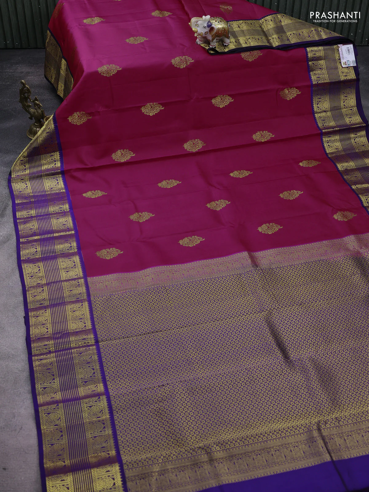 Pure kanchipuram silk saree pink and blue with zari woven buttas and long zari woven korvai border - Image 2
