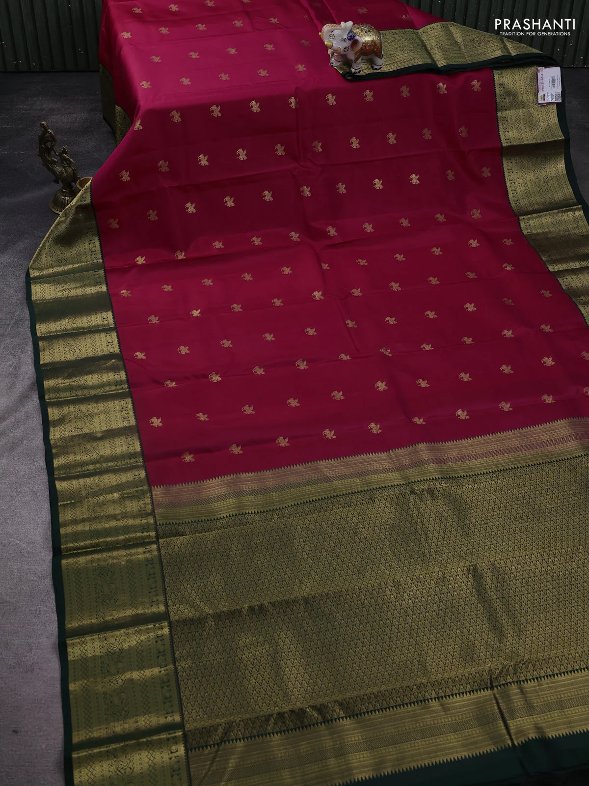 Pure kanchipuram silk saree pink and bottle green with zari woven buttas and rich zari woven border - Image 2