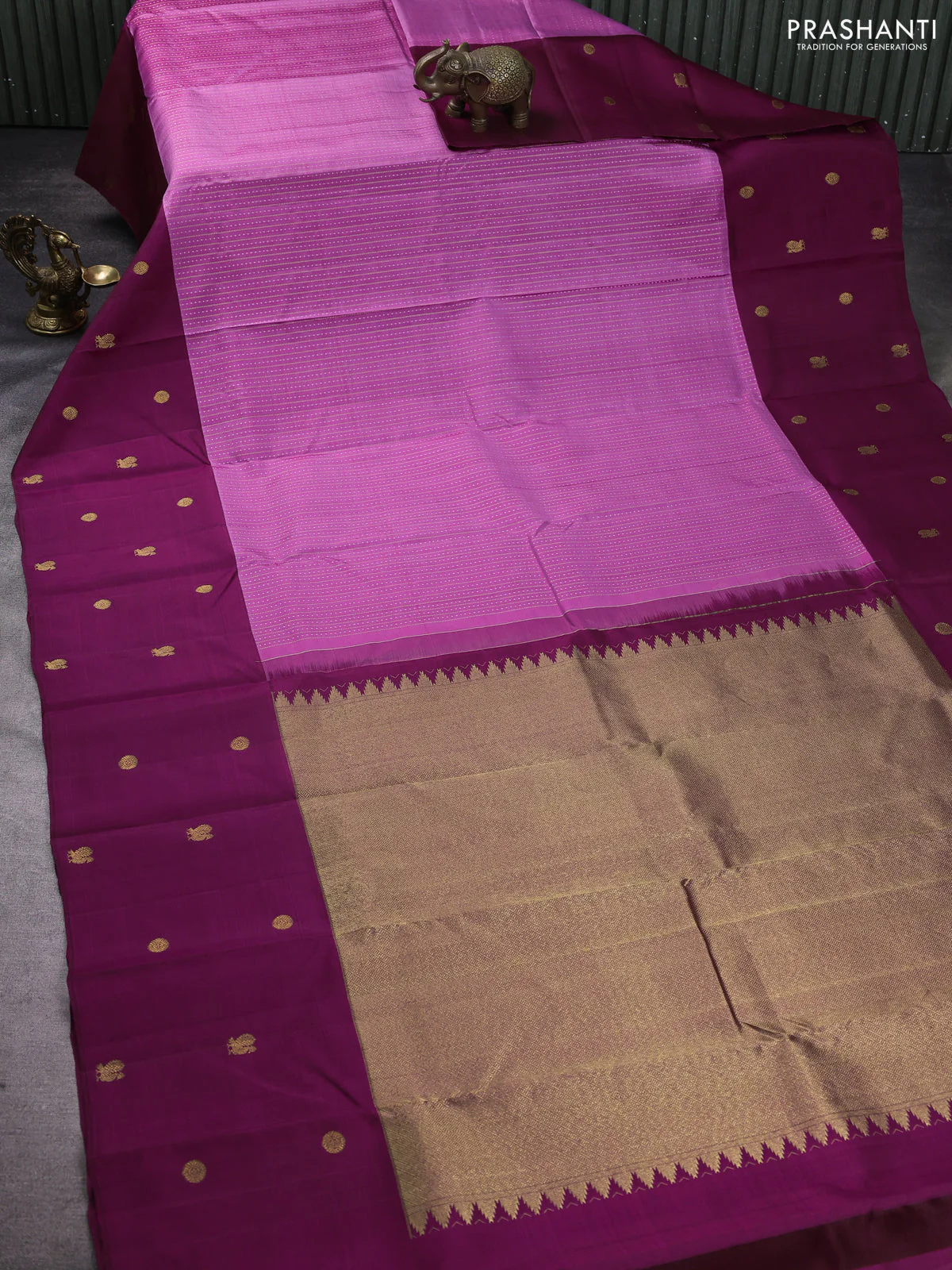 Pure kanchipuram silk saree pink and dark magenta pink with allover silver & gold zari weaves and long zari woven butta border - Image 2