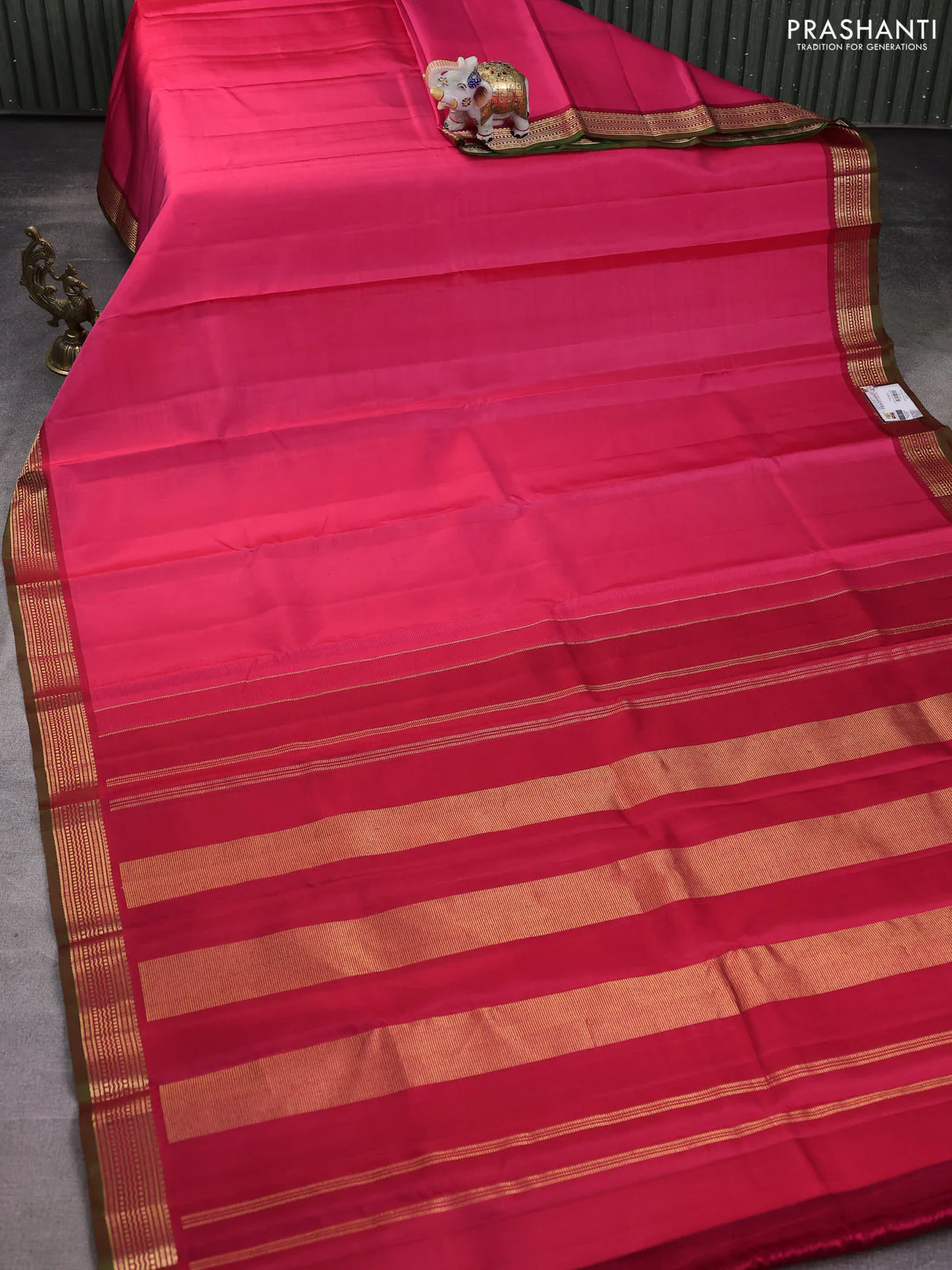 Pure kanchipuram silk saree pink and dual shade of green with plain body and rich zari woven border - Image 2