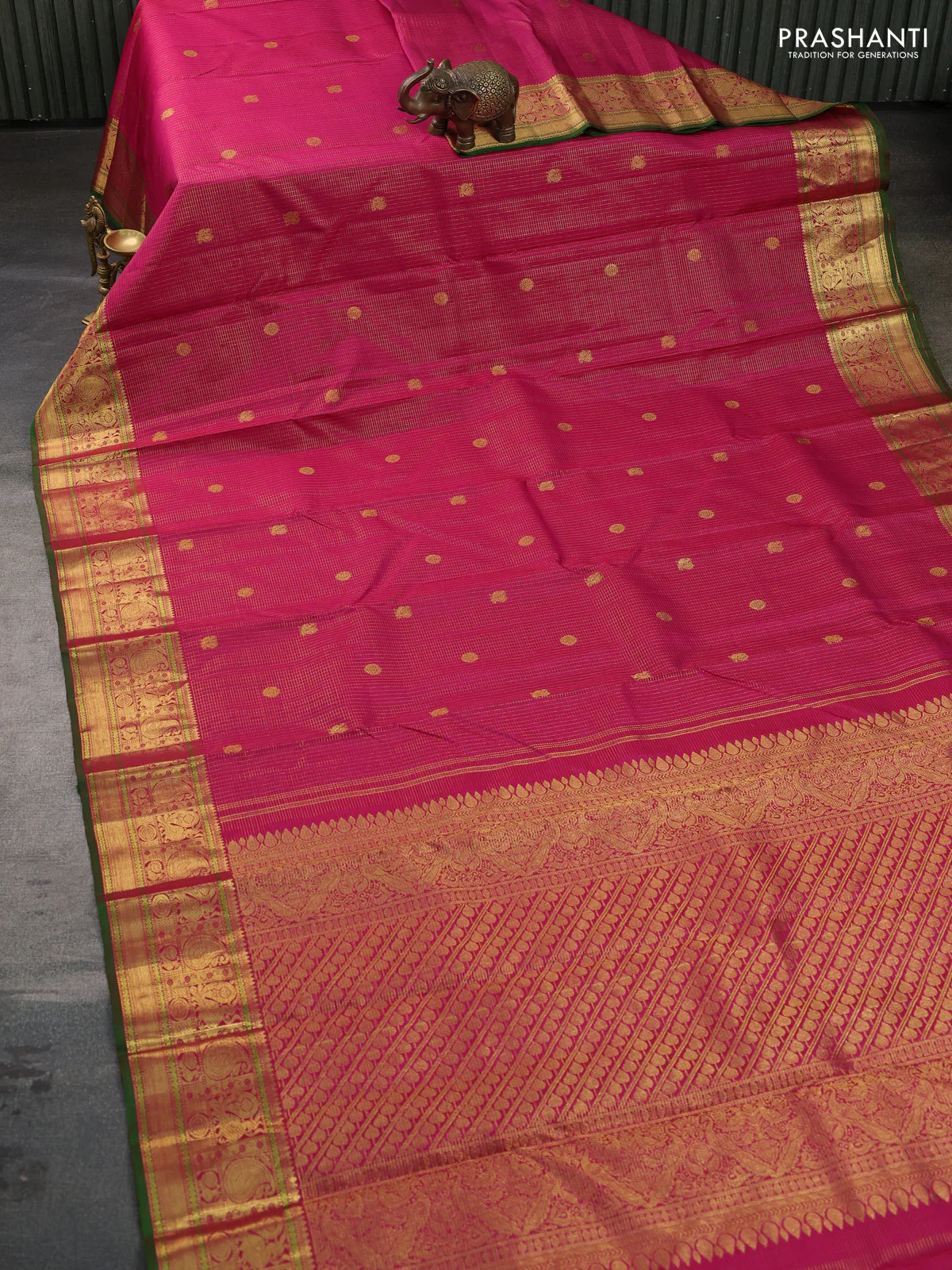 Pure kanchipuram silk saree pink and green with allover zari checks & buttas and zari woven border - Image 3