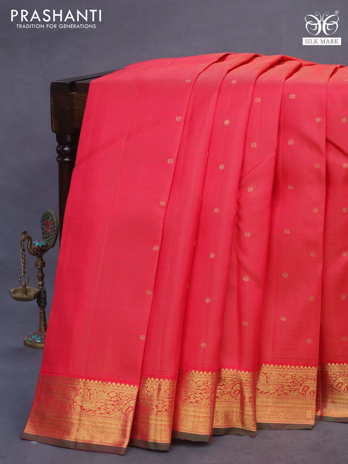 Pure kanchipuram silk saree pink and green with allover zari weaves & buttas and zari woven border - Image 2