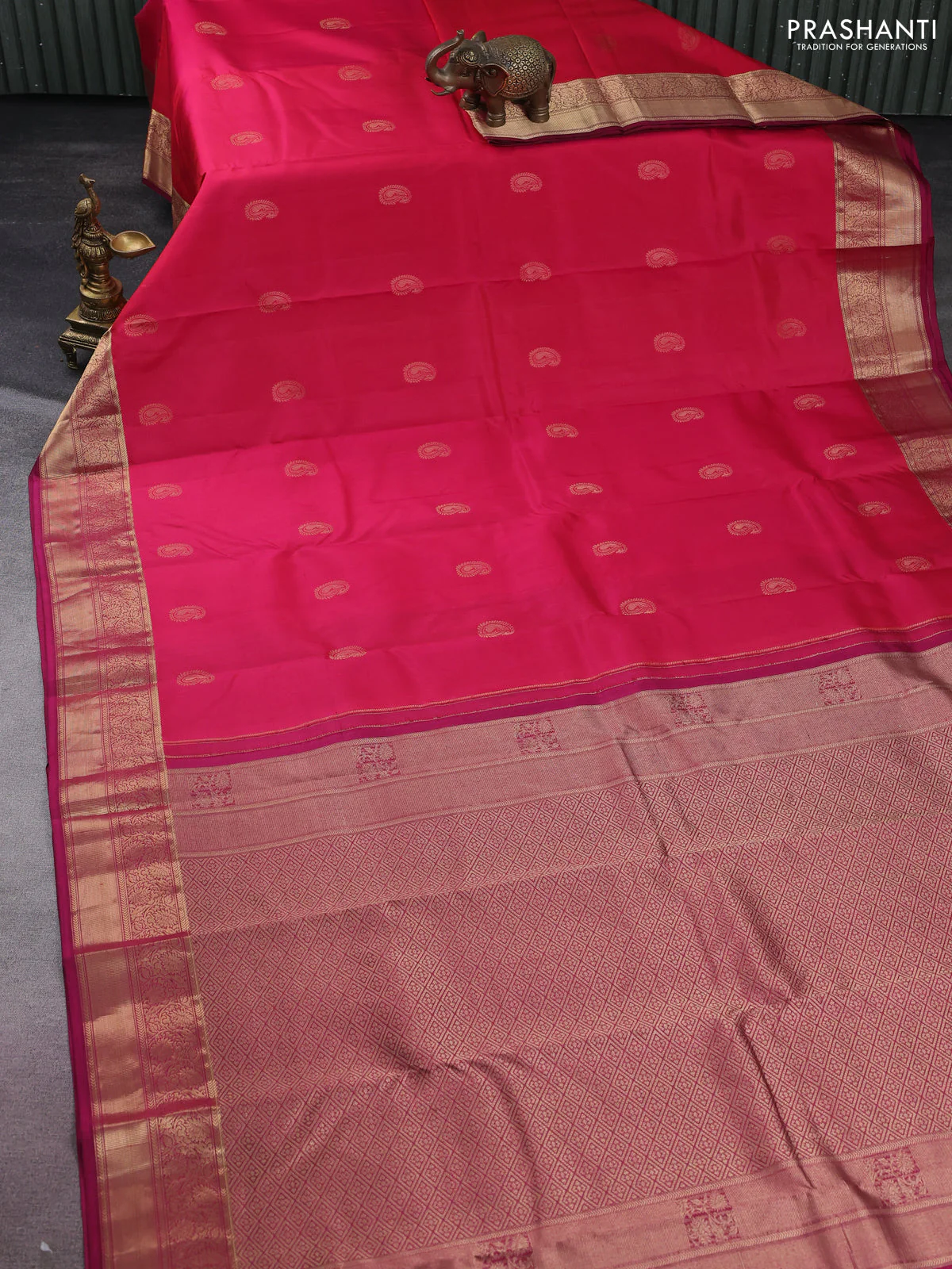 Pure kanchipuram silk saree pink and magenta pink with paisley zari woven buttas and rich zari woven border - Image 2