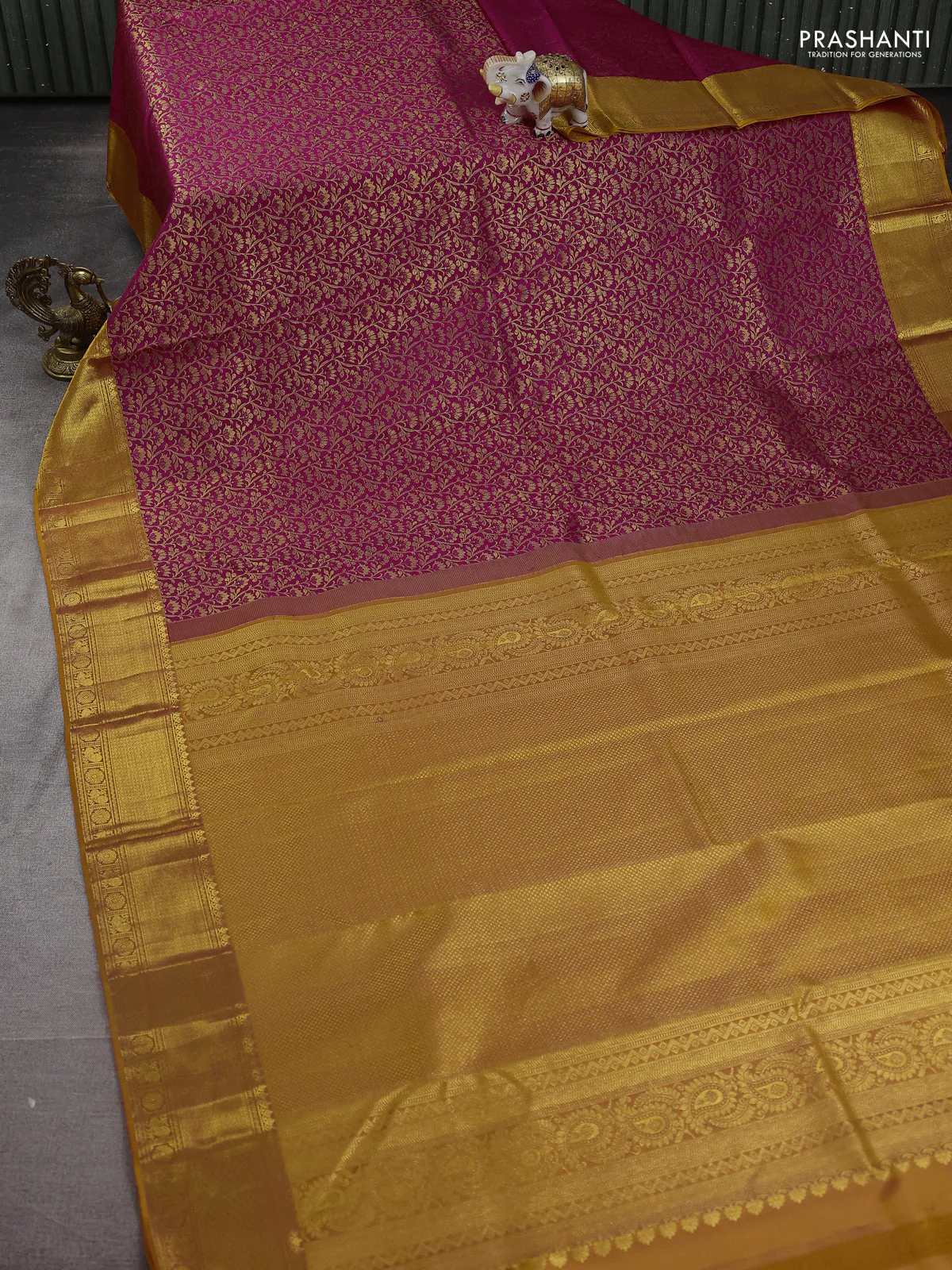 Pure kanchipuram silk saree pink and mustard yellow with allover zari woven brocade weaves and zari woven border - Image 3