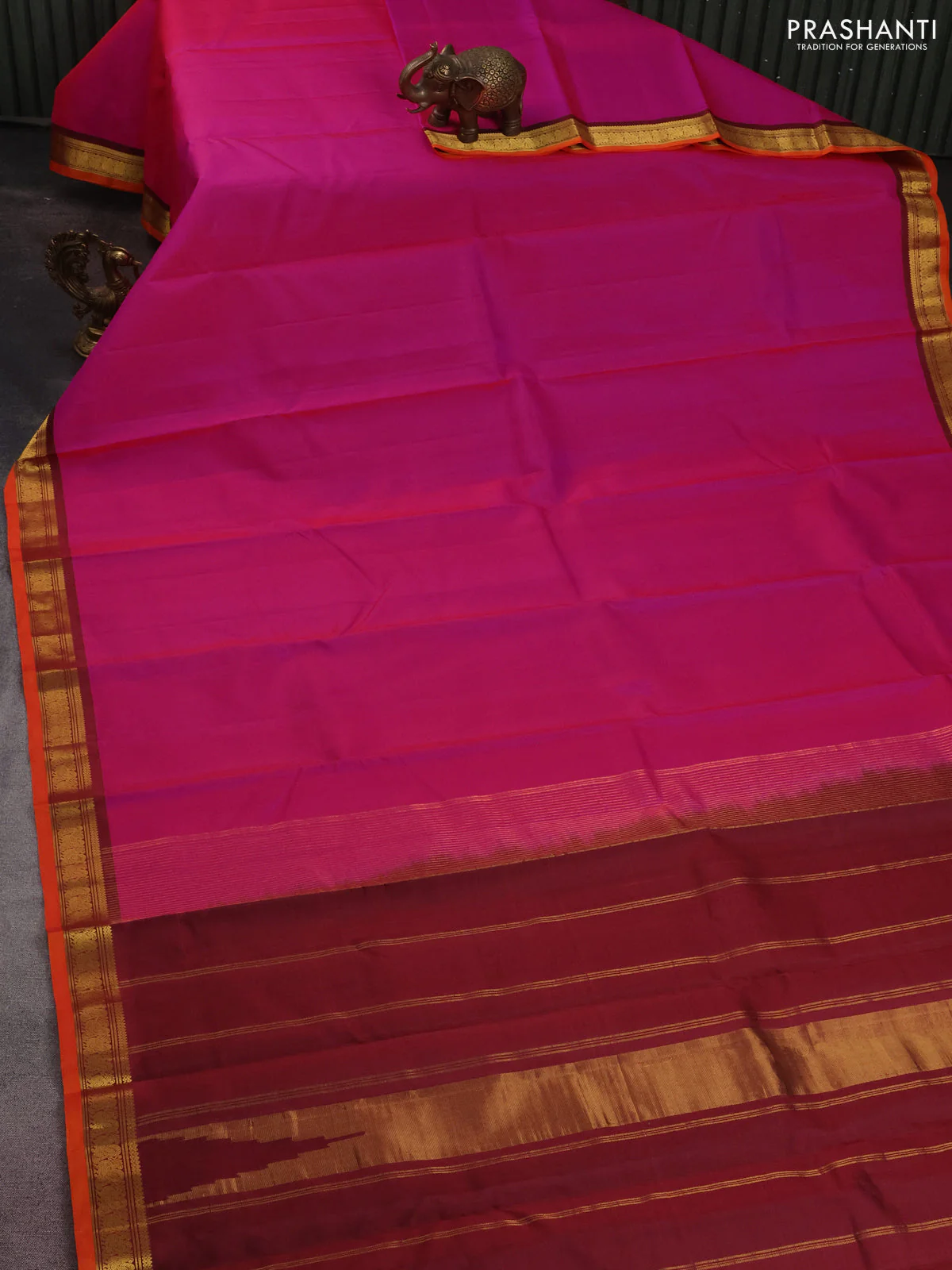 Pure kanchipuram silk saree PINK and orange with plain body and zari woven border - Image 2