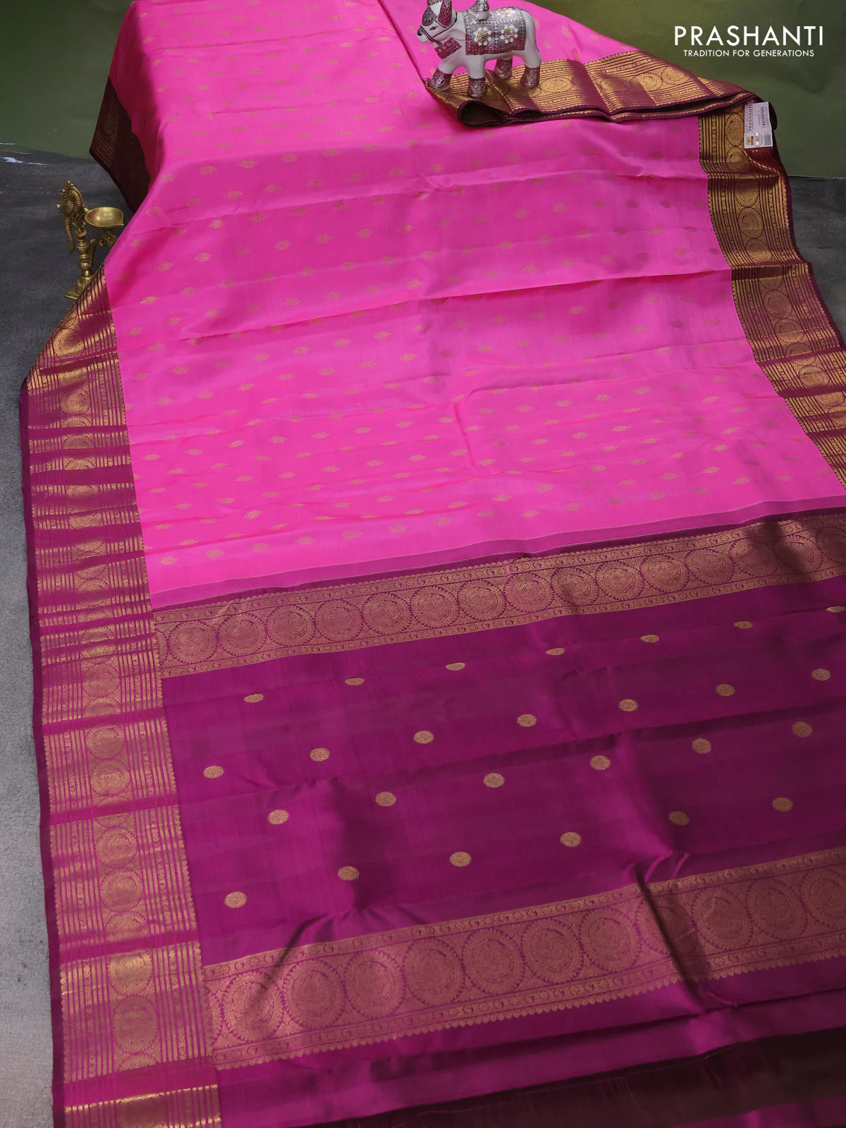 Pure kanchipuram silk saree pink and purple with zari woven buttas and rich zari woven border - Image 2