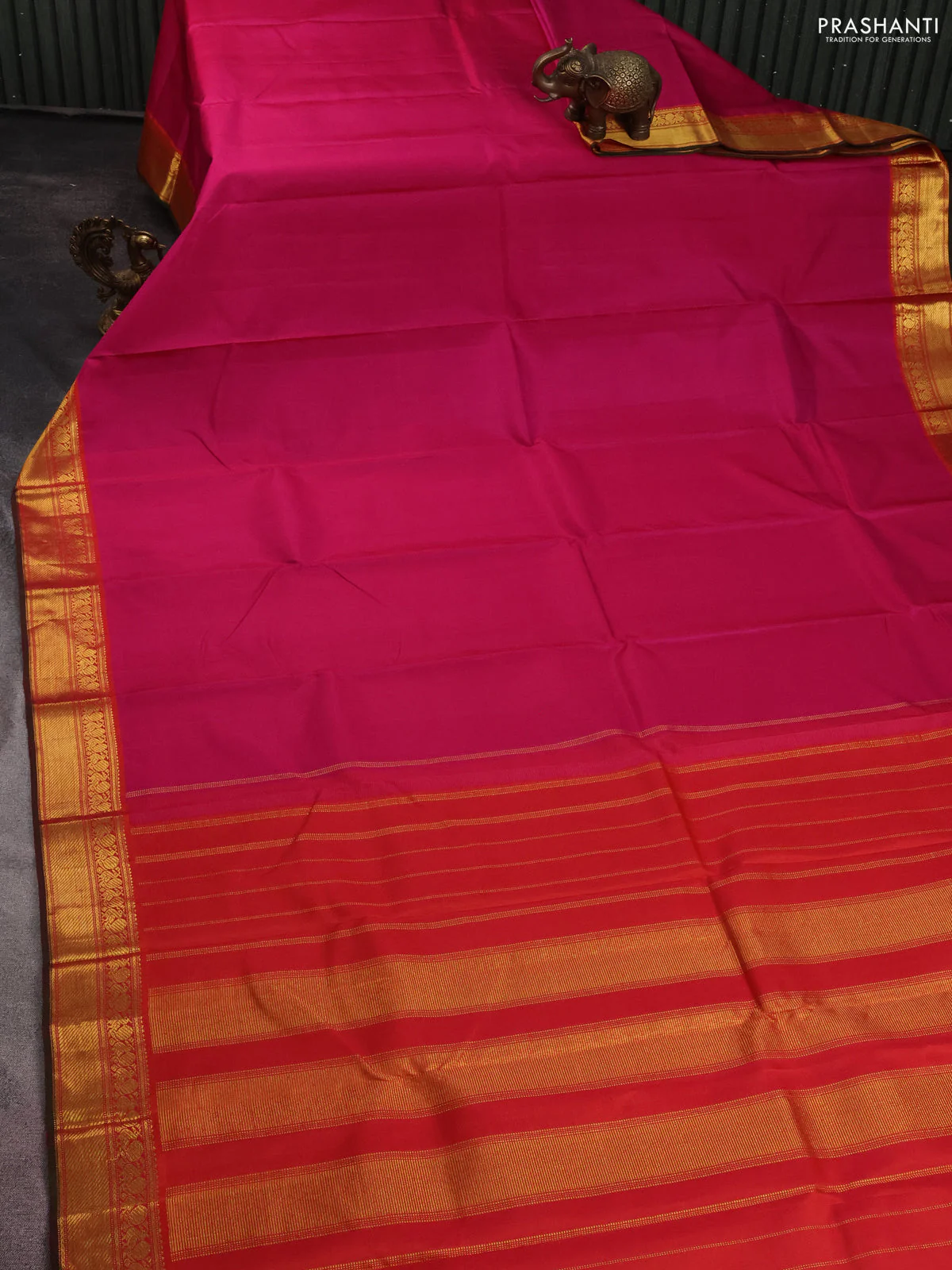 Pure kanchipuram silk saree pink and red with plain body and zari woven border - Image 2