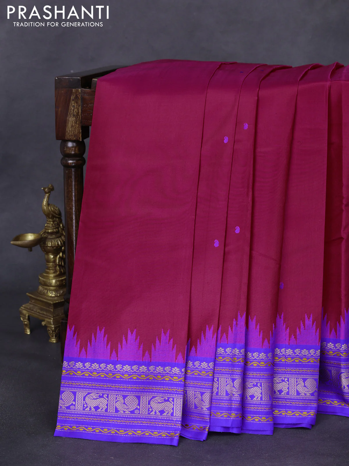 Pure kanchipuram silk saree pink and royal blue with thread woven buttas and temple design thread woven border - Image 2