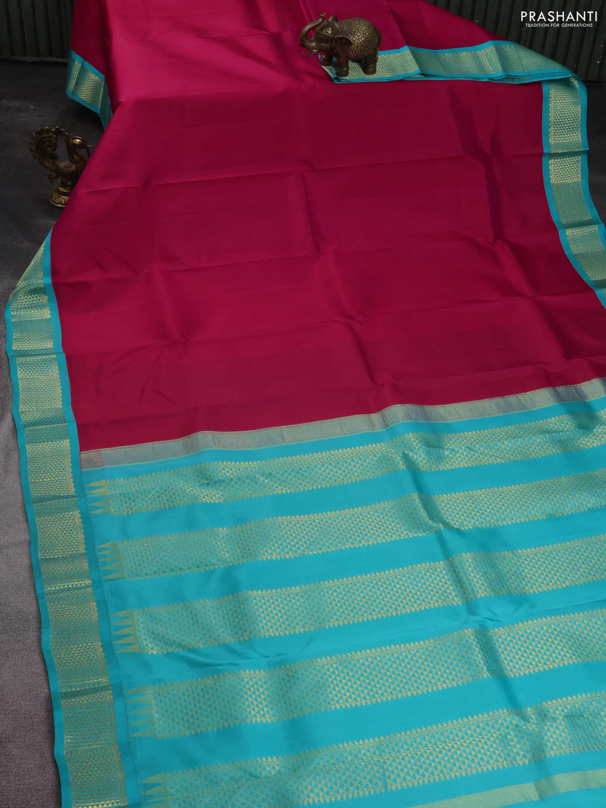 Pure kanchipuram silk saree pink and teal blue with plain body and zari woven korvai border - Image 2