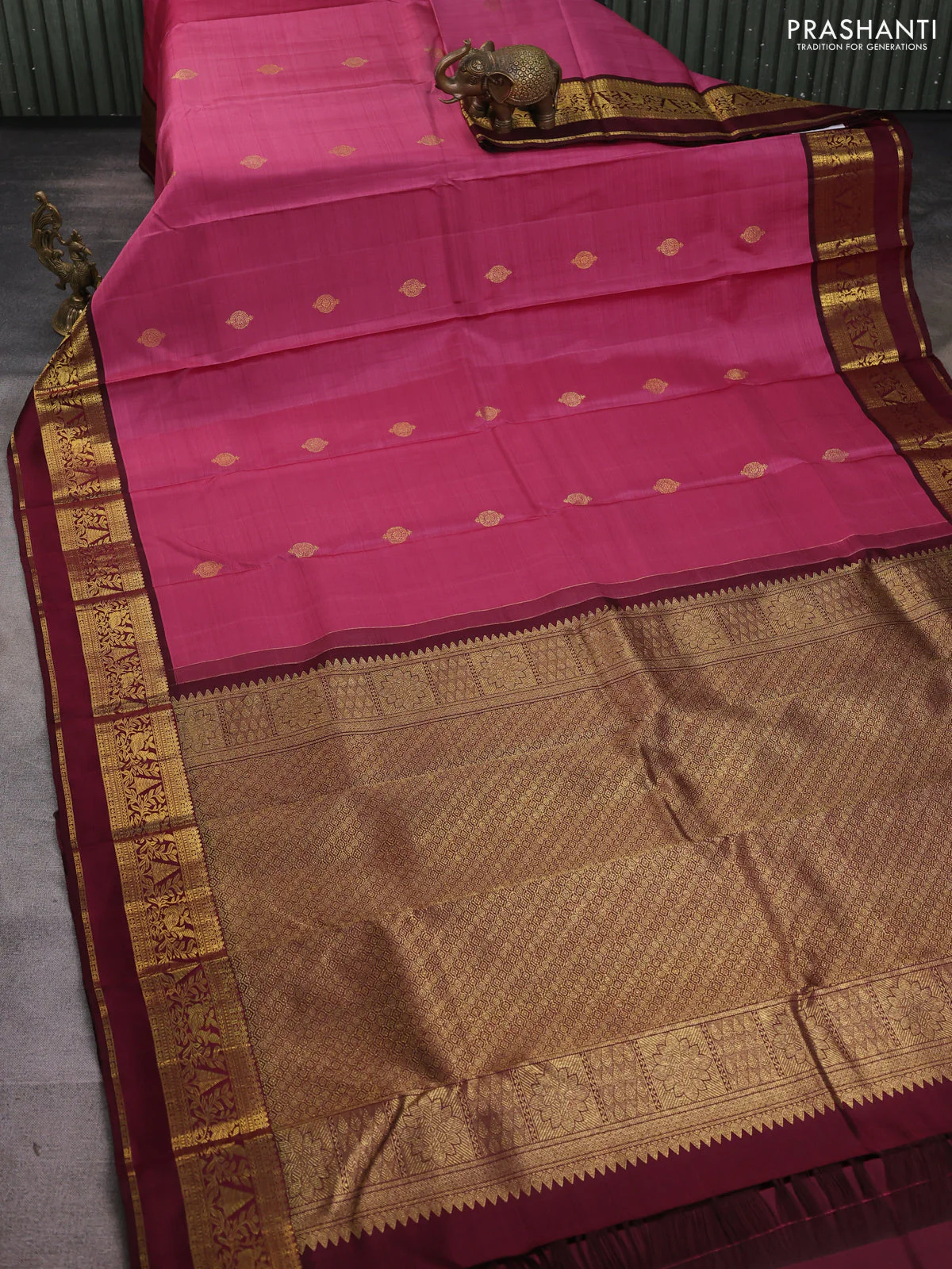 Pure kanchipuram silk saree pink and wine shade with zari woven buttas and rettapet zari woven border - Image 2