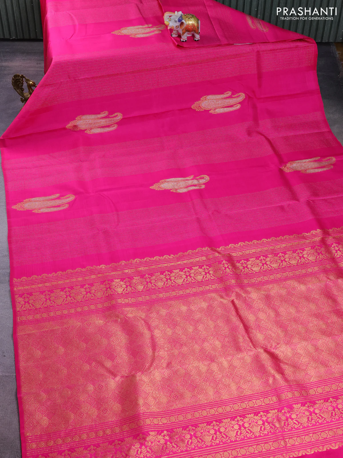 Pure kanchipuram silk saree pink with allover silver gold zari weaves & paisley buttas in borderless style - Image 2
