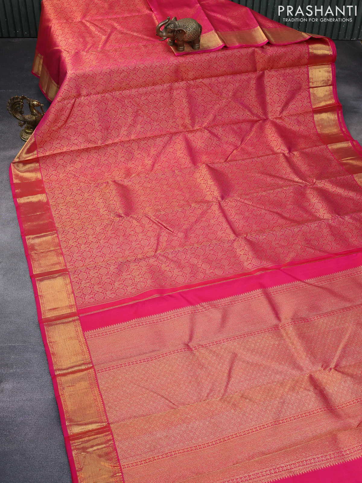 Pure kanchipuram silk saree pink with allover zari woven brocade weaves and zari woven border - Image 2