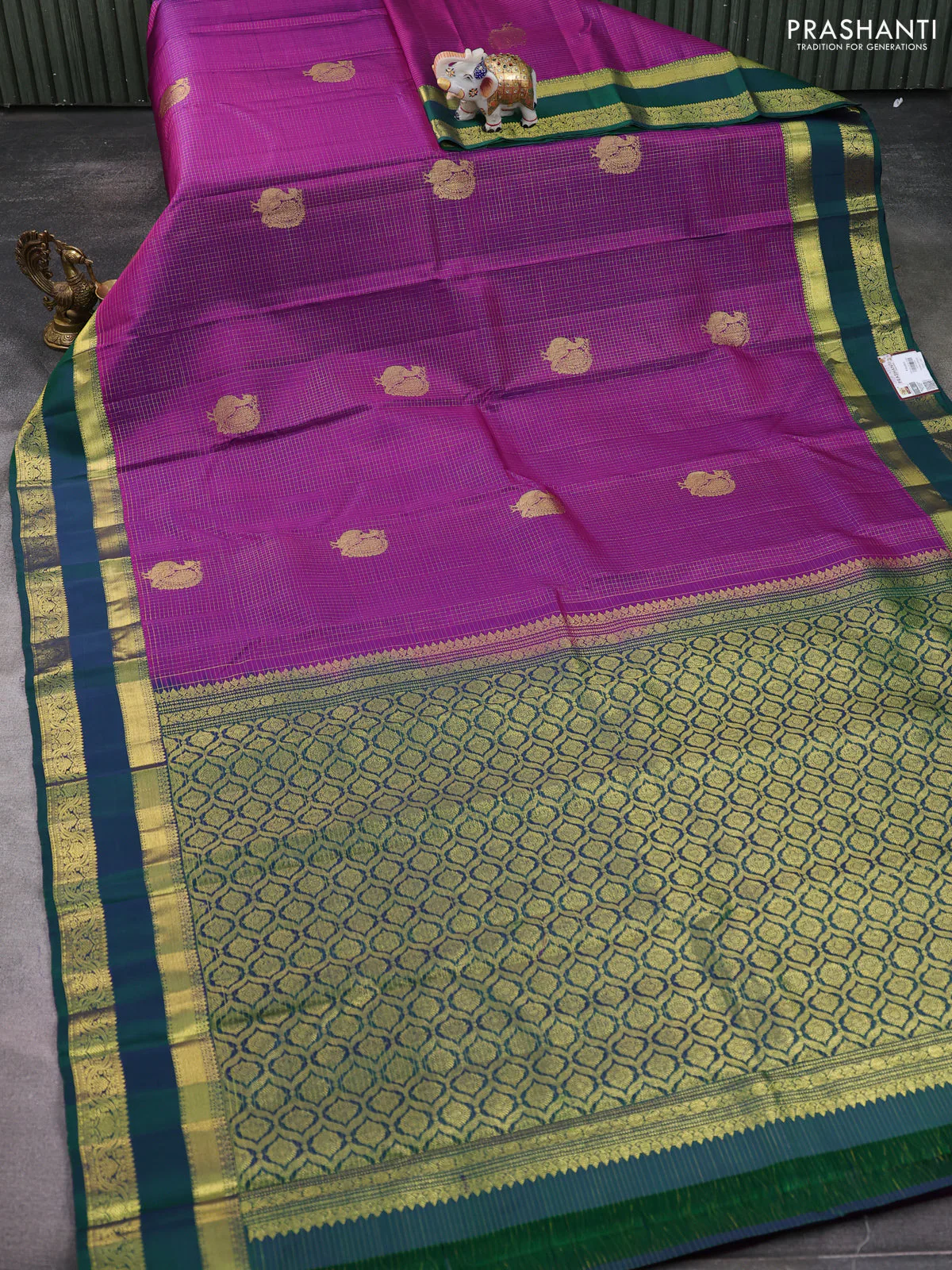 Pure kanchipuram silk saree purple and dual shade of green with allover zari checked pattern & buttas and rettapet zari woven border - Image 2