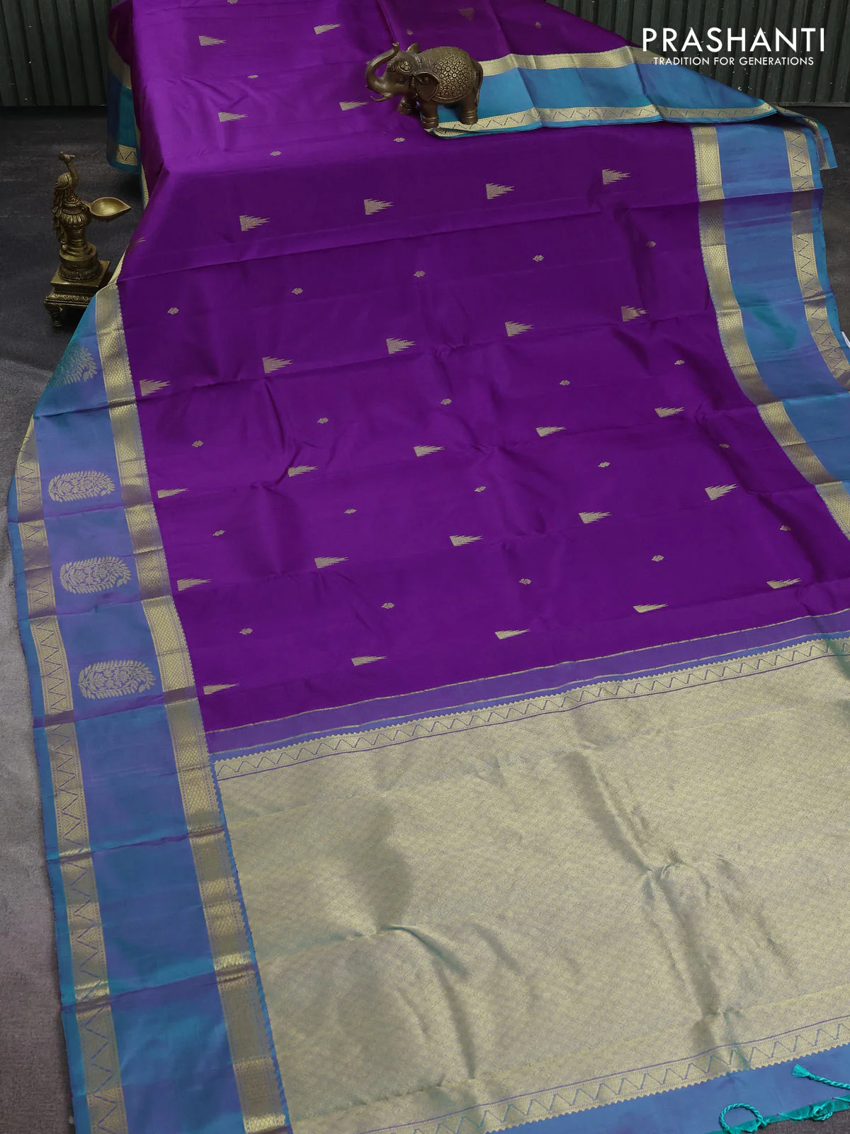 Pure kanchipuram silk saree purple and dual shade of teal green with zari woven buttas and long zari woven butta border - Image 2