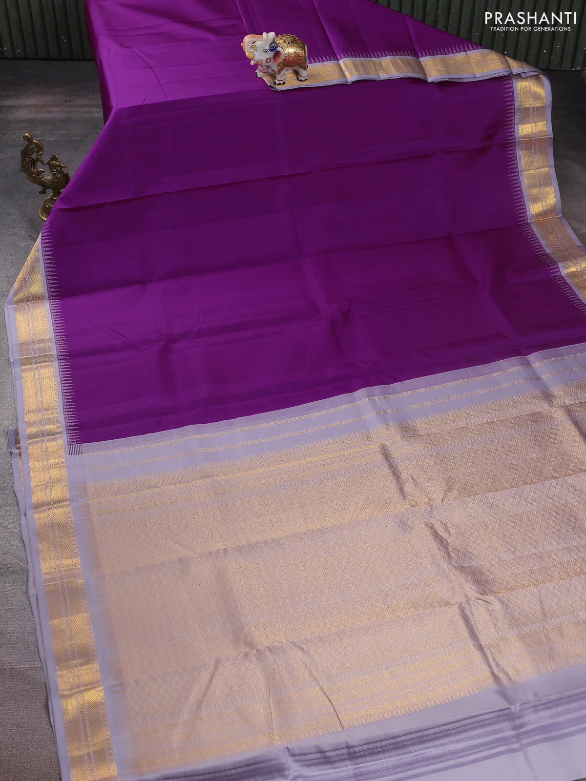 Pure kanchipuram silk saree purple and pastel grey with plain body and temple design zari woven border - Image 2