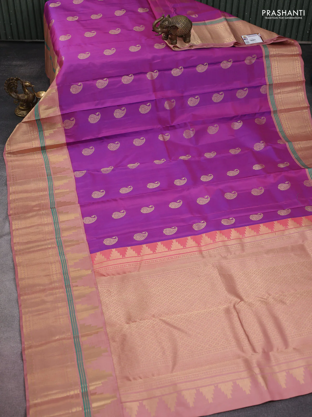 Pure kanchipuram silk saree purple and pastel peach with paisley zari woven buttas and long temple design zari woven korvai border - Image 2
