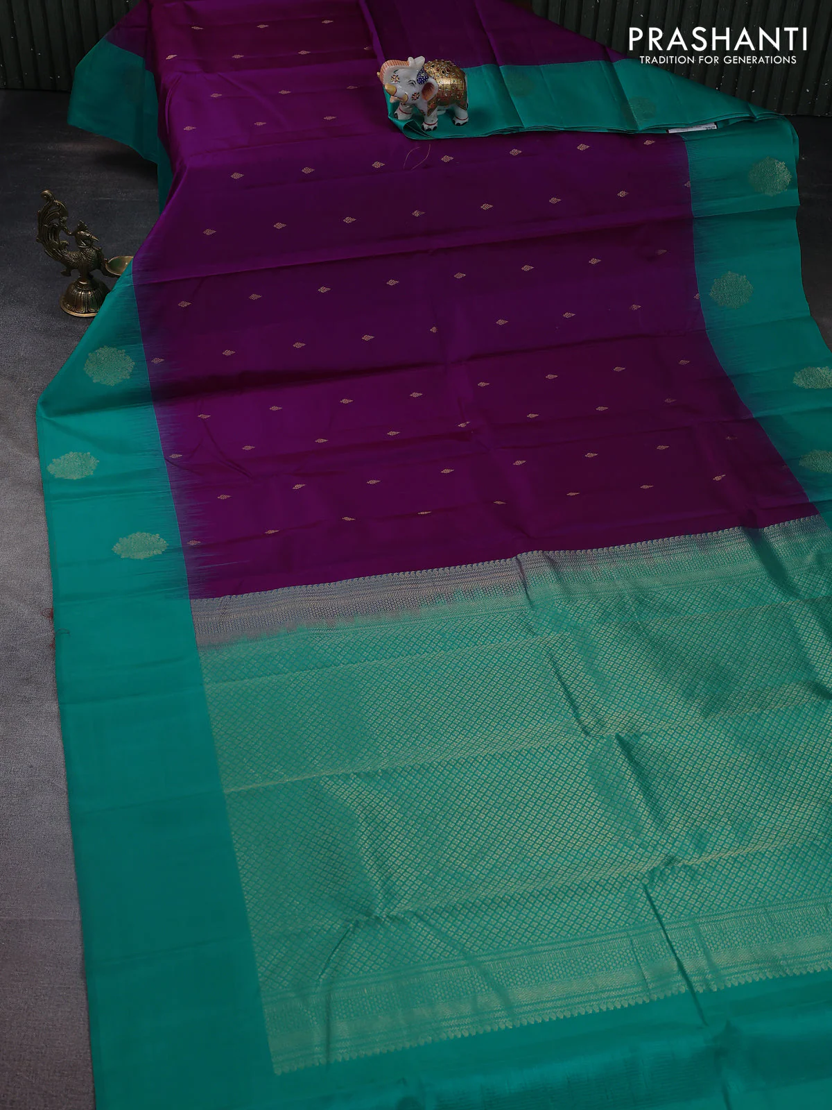 Pure kanchipuram silk saree purple and teal blue with zari woven buttas and zari woven butta border - Image 2