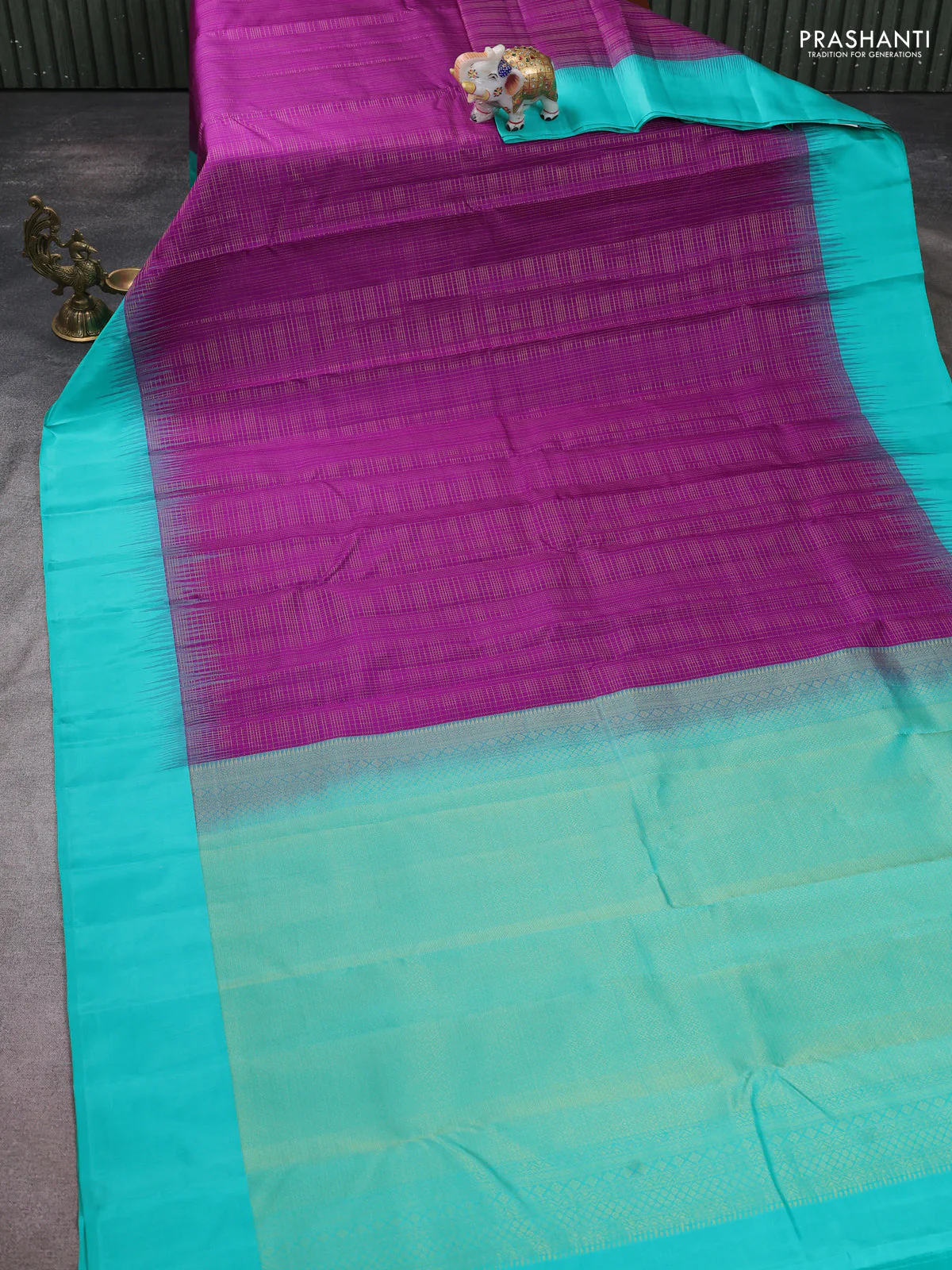 Pure kanchipuram silk saree purple and teal green with allover zari checked pattern and simple border - Image 2