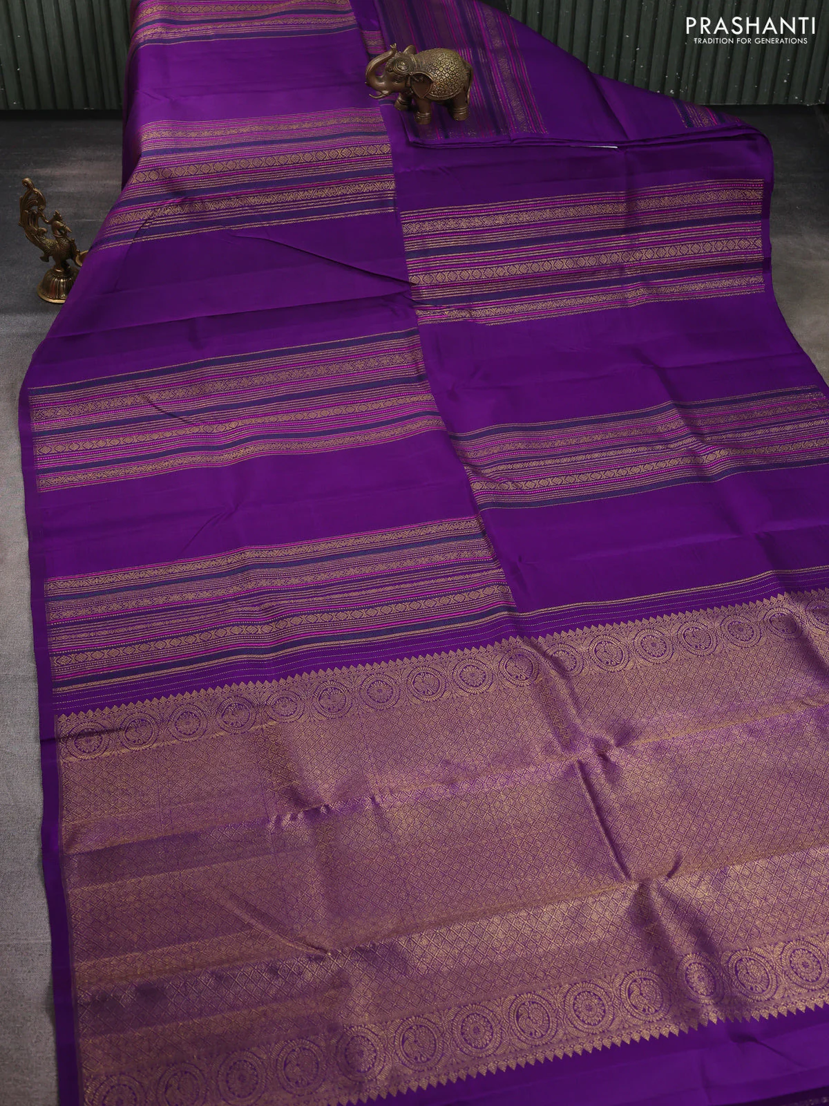 Pure kanchipuram silk saree purple with allover antique zari weaves in borderless style - Image 2