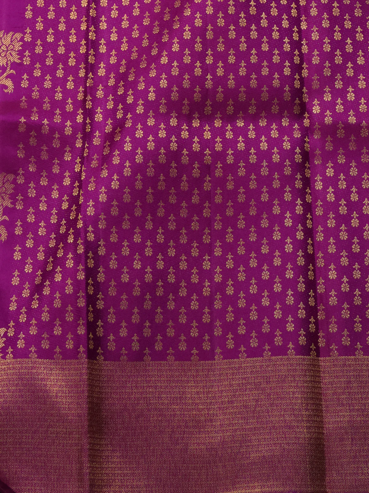 Pure kanchipuram silk saree purple with allover zari woven brocade weaves and long zari woven floral border - Image 4