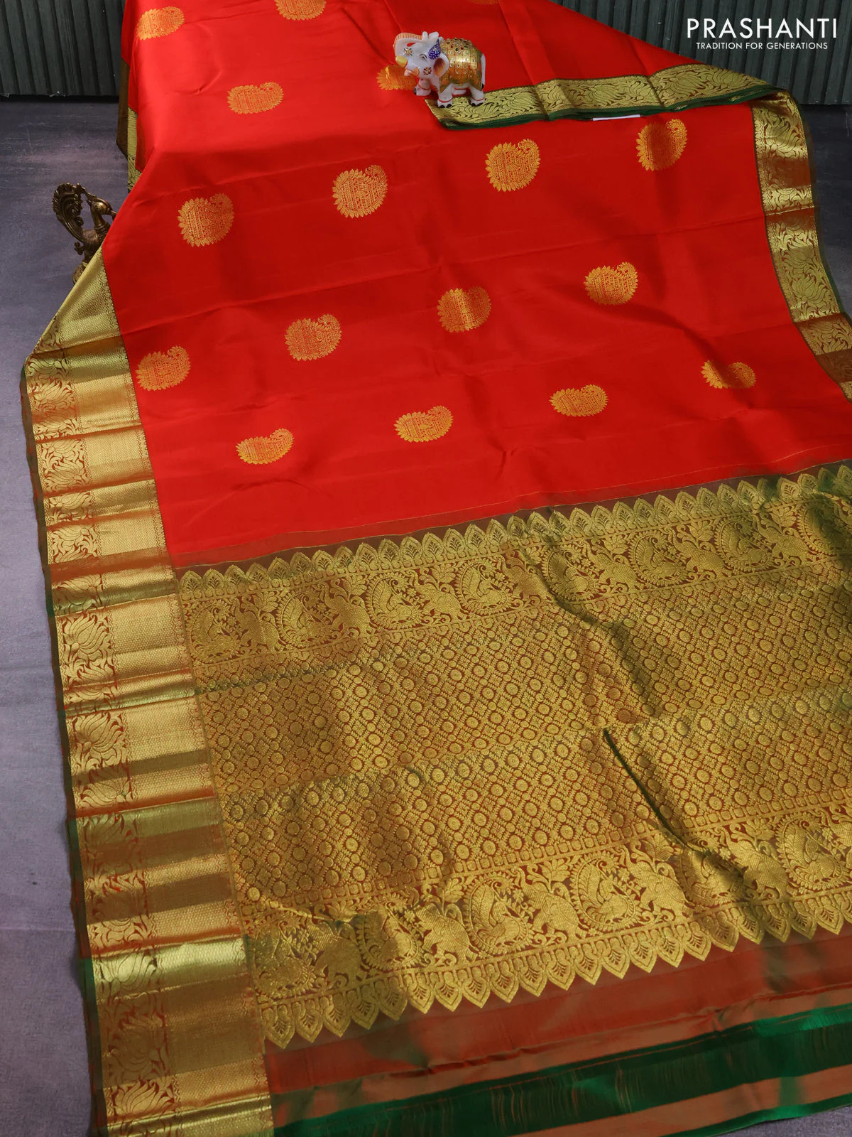 Pure kanchipuram silk saree red and dual shade of green with zari woven buttas and zari woven border - Image 2