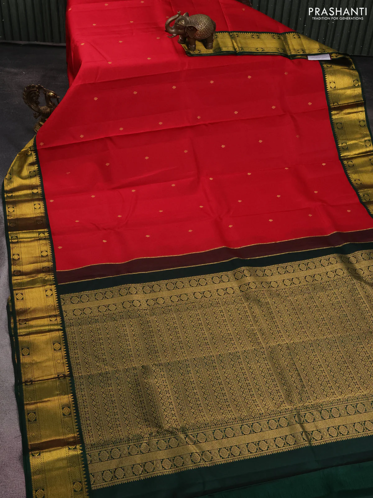 Pure kanchipuram silk saree red and green with zari woven buttas and zari woven korvai border - Image 2