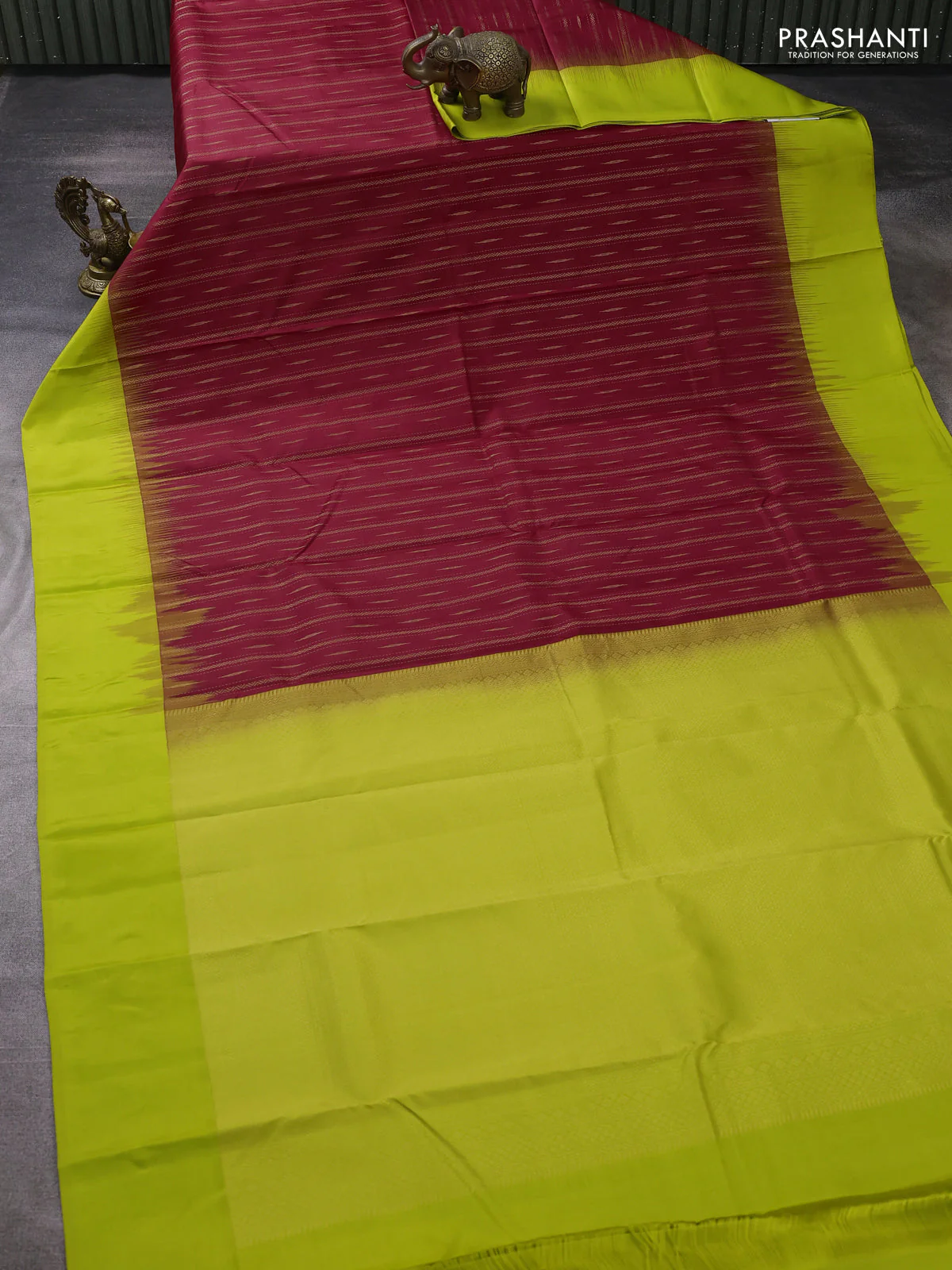 Pure kanchipuram silk saree red and lime green with allover zari weaves pattern and simple border - Image 2