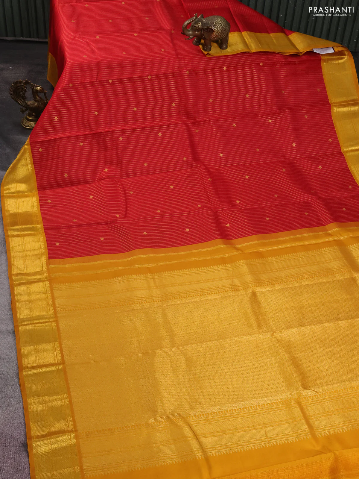 Pure kanchipuram silk saree red and mustard yellow with allover zari weaves & buttas and zari woven border - Image 2