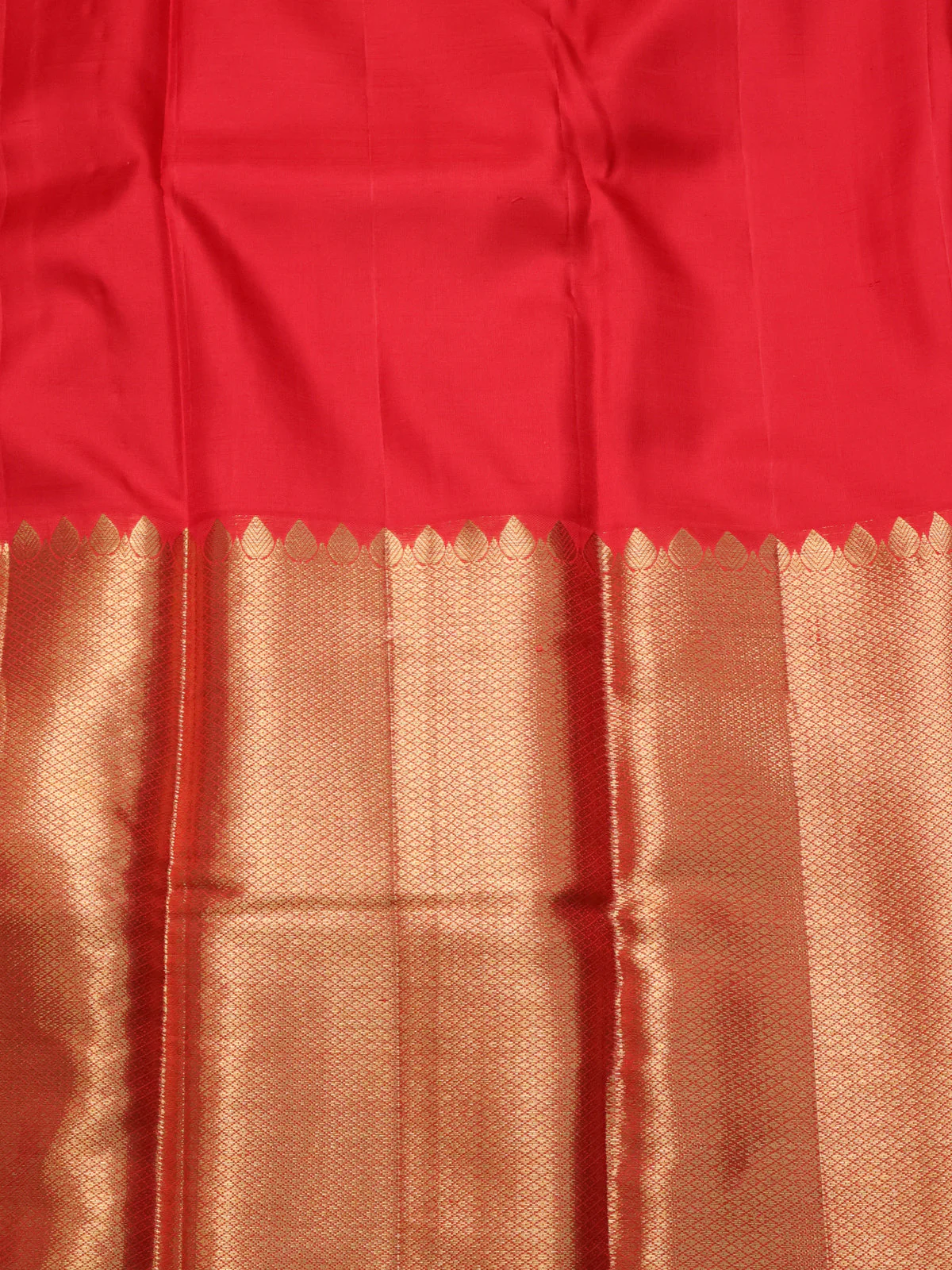 Pure kanchipuram silk saree red and  with allover mina weaves and long zari woven border - Image 4
