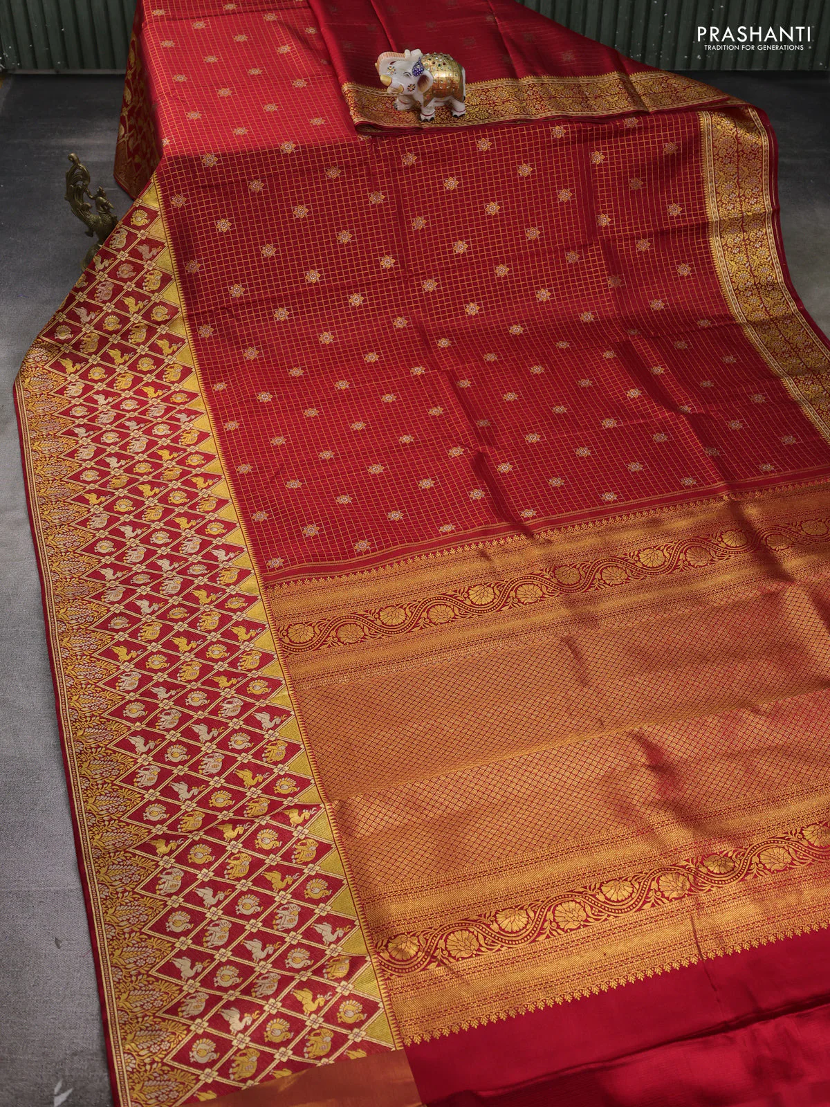Pure kanchipuram silk saree red with allover zari checks & buttas and long rich zari woven border - Image 2