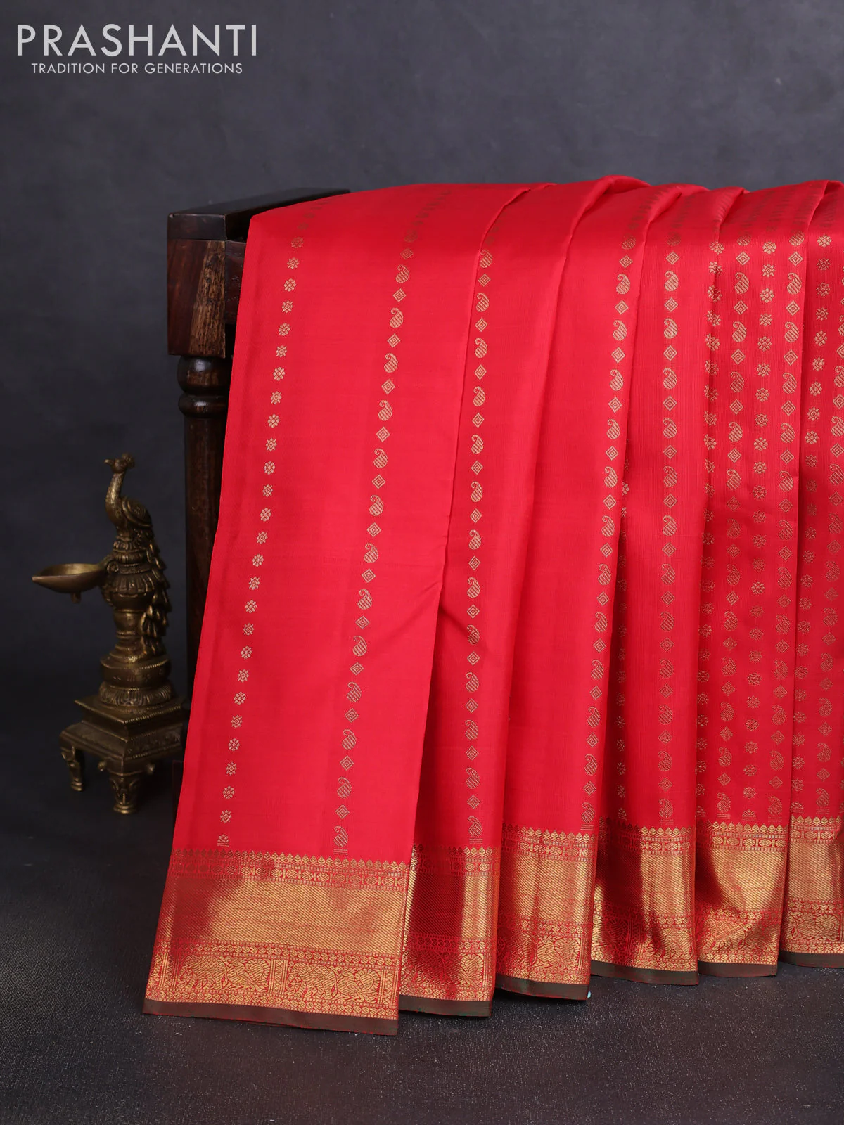 Pure kanchipuram silk saree red with allover zari weaves and rich zari woven border - Image 4