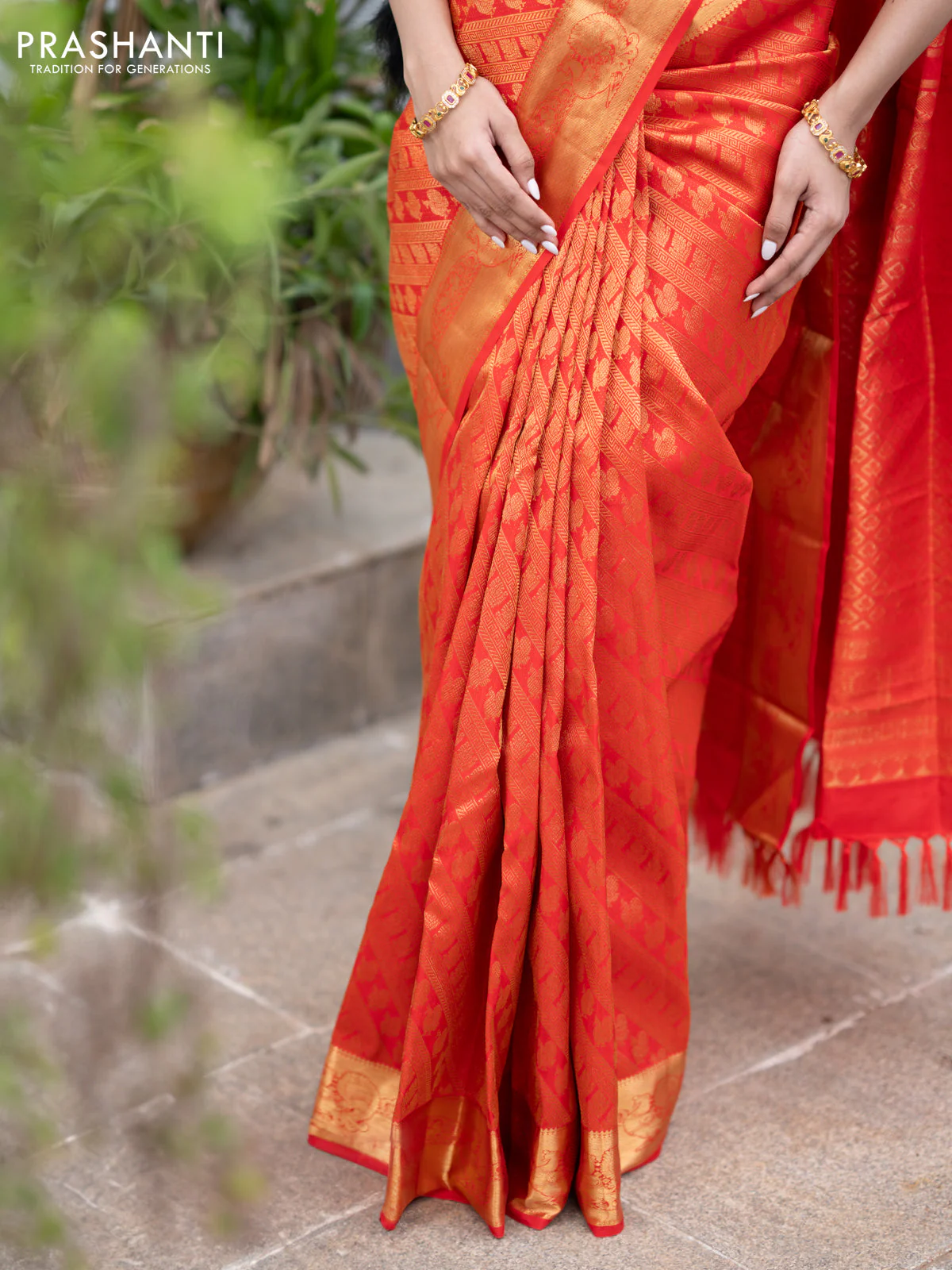 Pure kanchipuram silk saree red with allover zari woven brocade weaves and annam zari woven border - Image 8