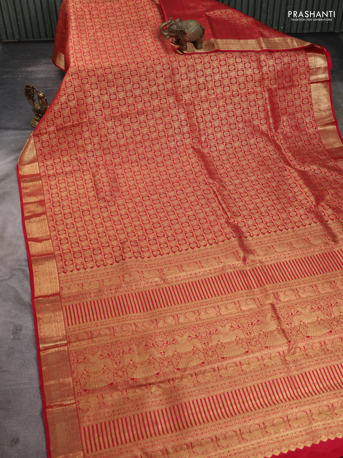 Pure kanchipuram silk saree red with allover zari woven brocade weaves and rich zari woven border - Image 2