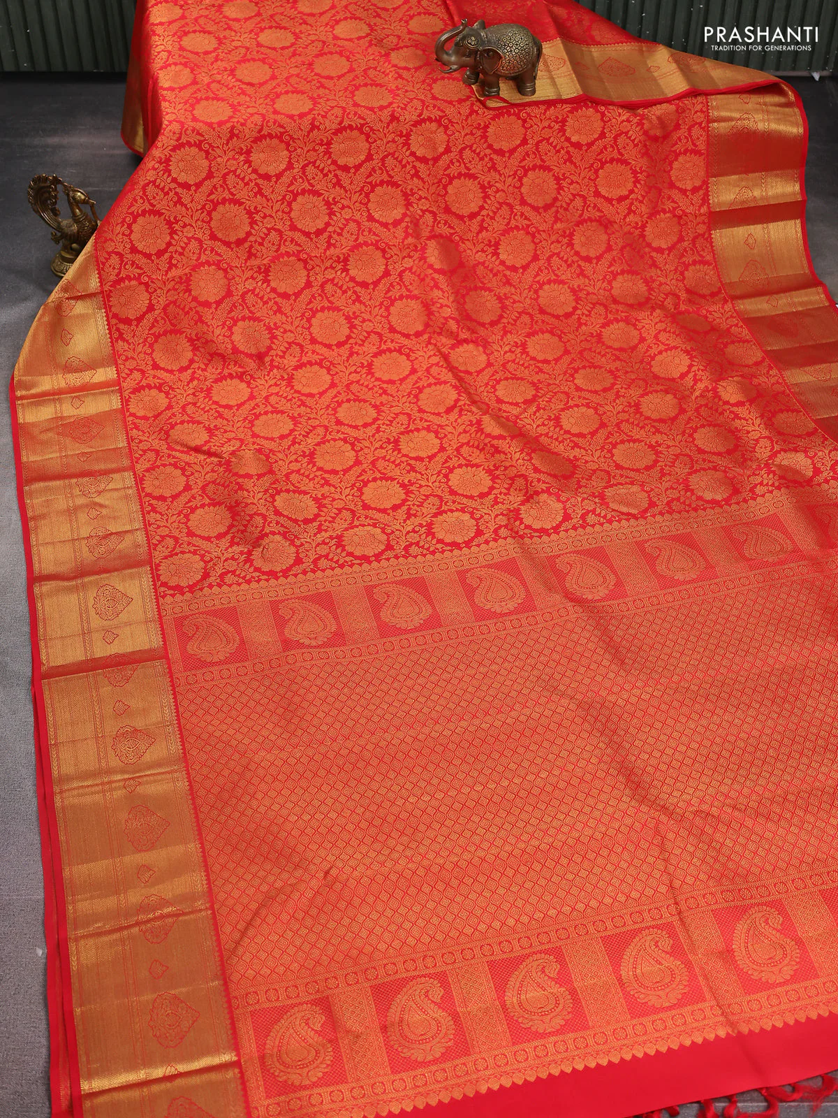 Pure kanchipuram silk saree red with allover zari woven brocade weaves and zari woven border - Image 2