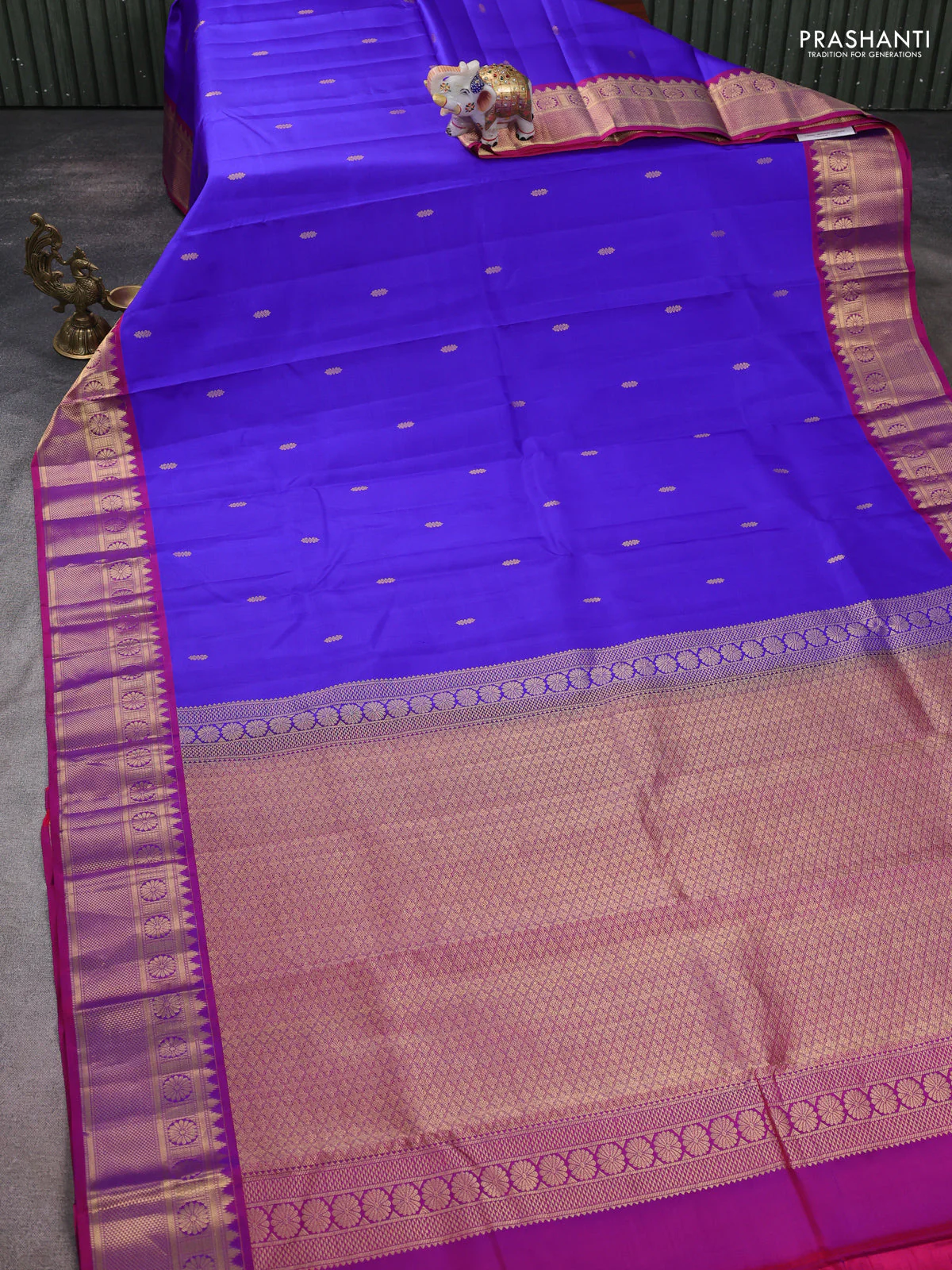 Pure kanchipuram silk saree royal blue and purple with zari woven buttas and temple zari woven border - Image 2