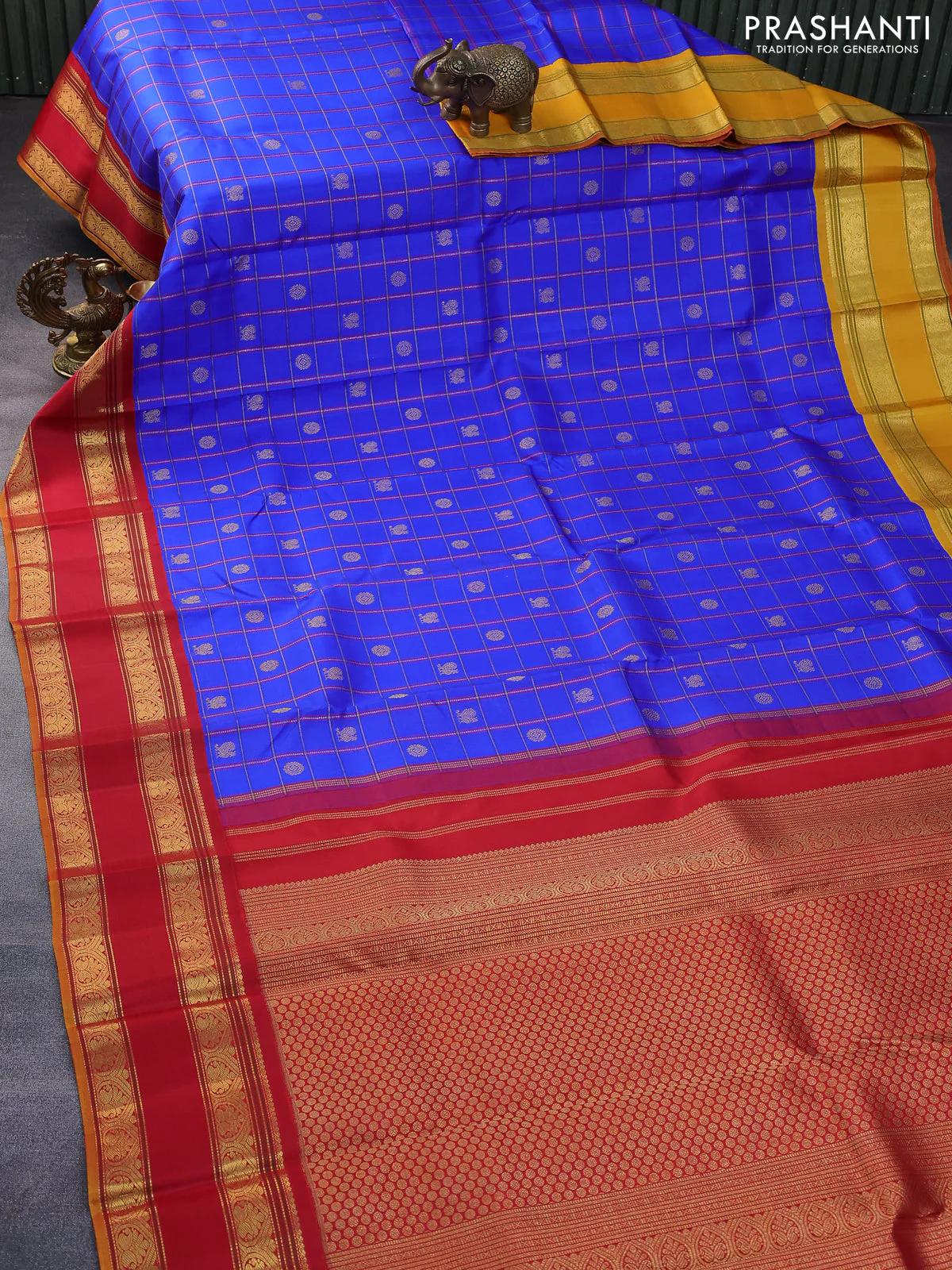 Pure kanchipuram silk saree royal blue with allover zari checks & buttas and ganga jamuna border - Image 2
