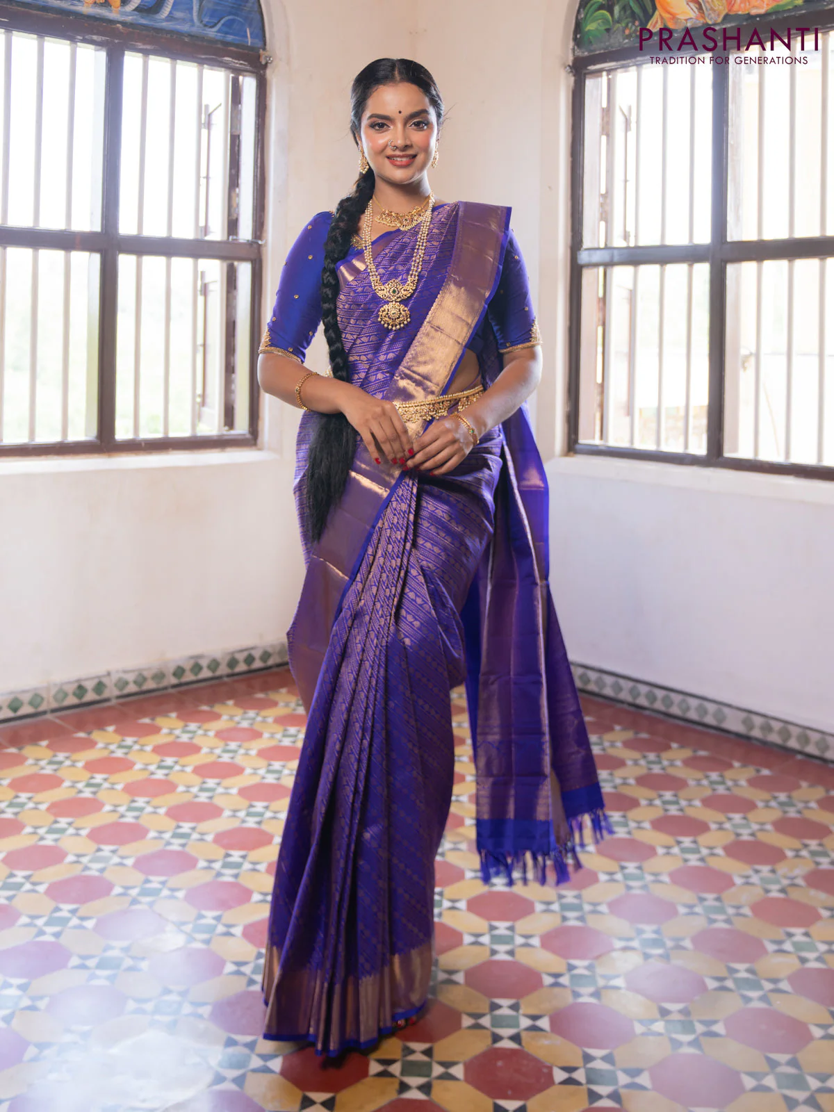 Pure kanchipuram silk saree royal blue with allover zari woven brocade weaves and zari woven border - Image 5