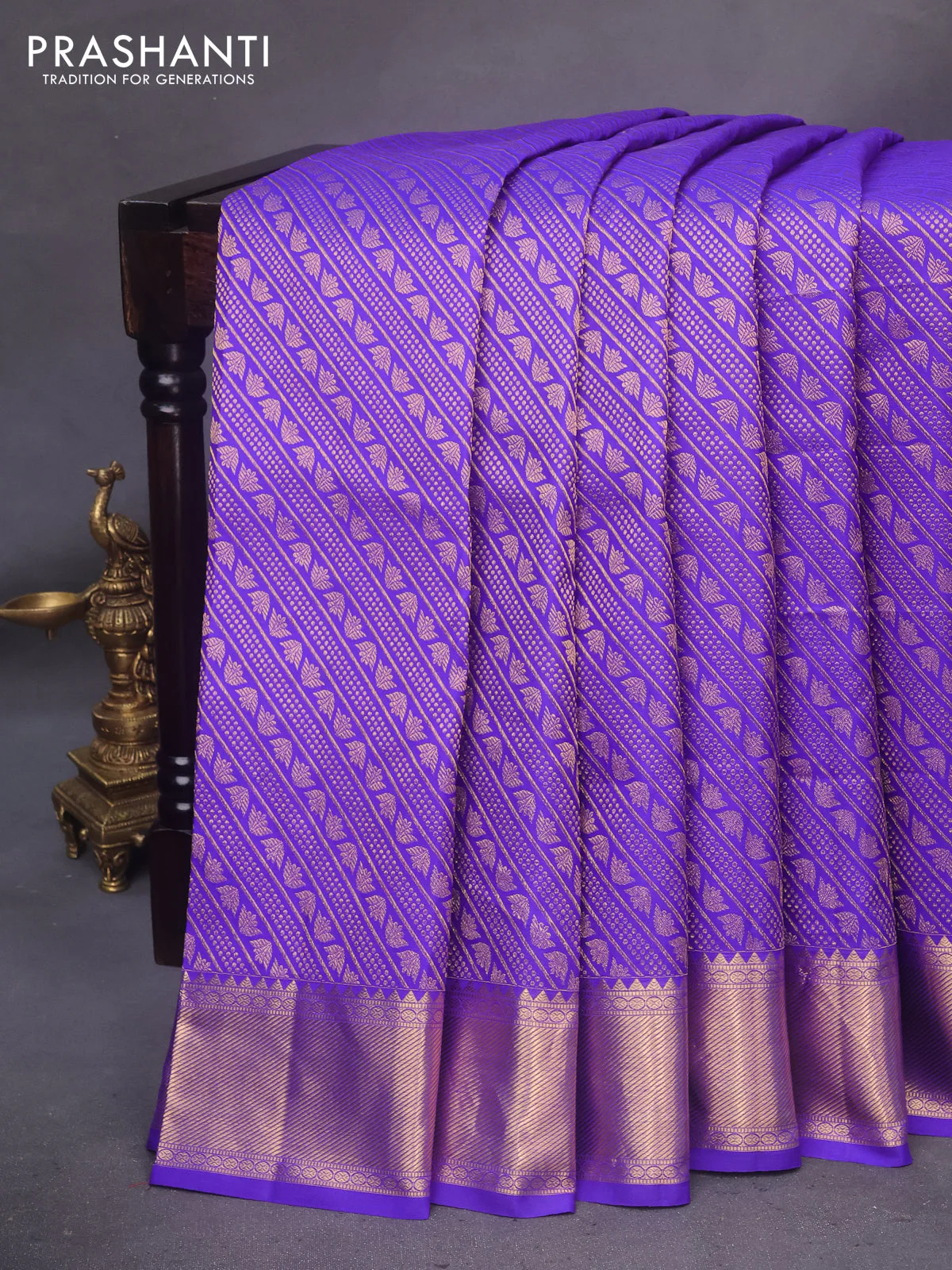 Pure kanchipuram silk saree royal blue with allover zari woven brocade weaves and zari woven border - Image 8