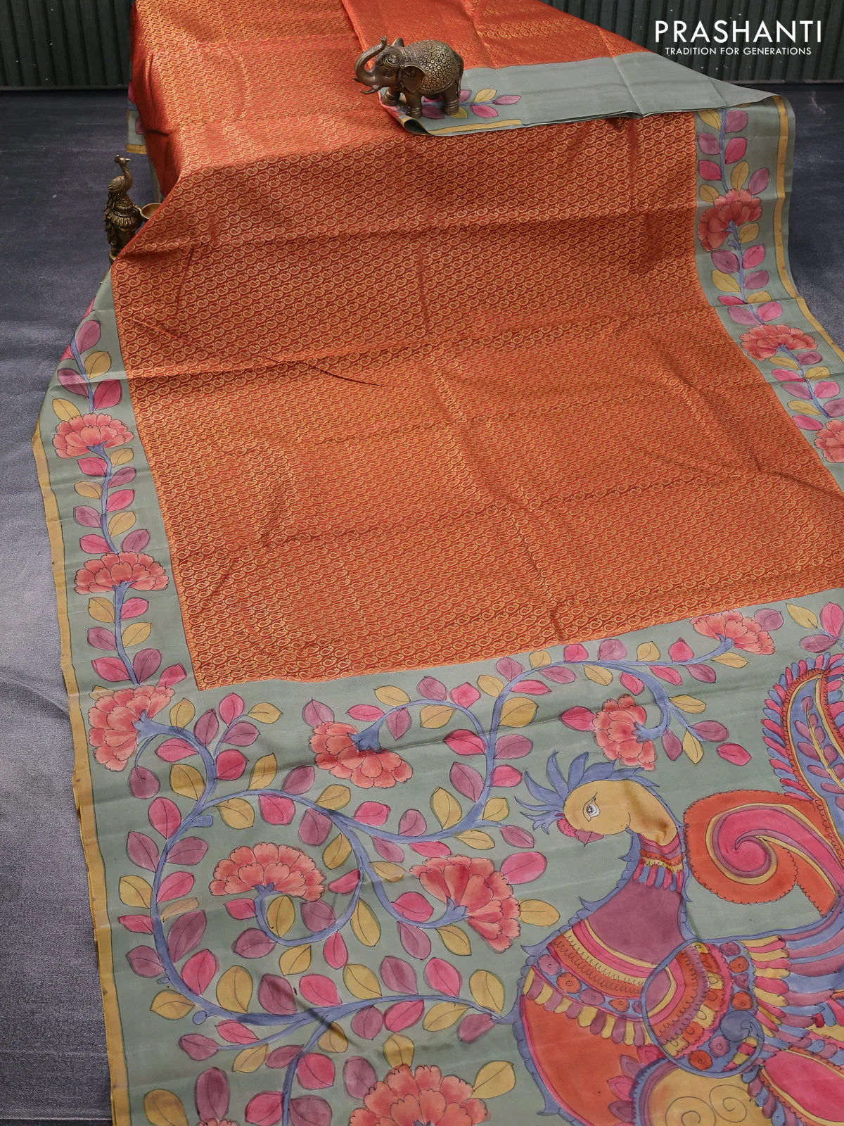 Pure kanchipuram silk saree rustic orange and grey shade with allover zari woven paisley brocade weaves and kalamkari printed pallu & border - Image 2