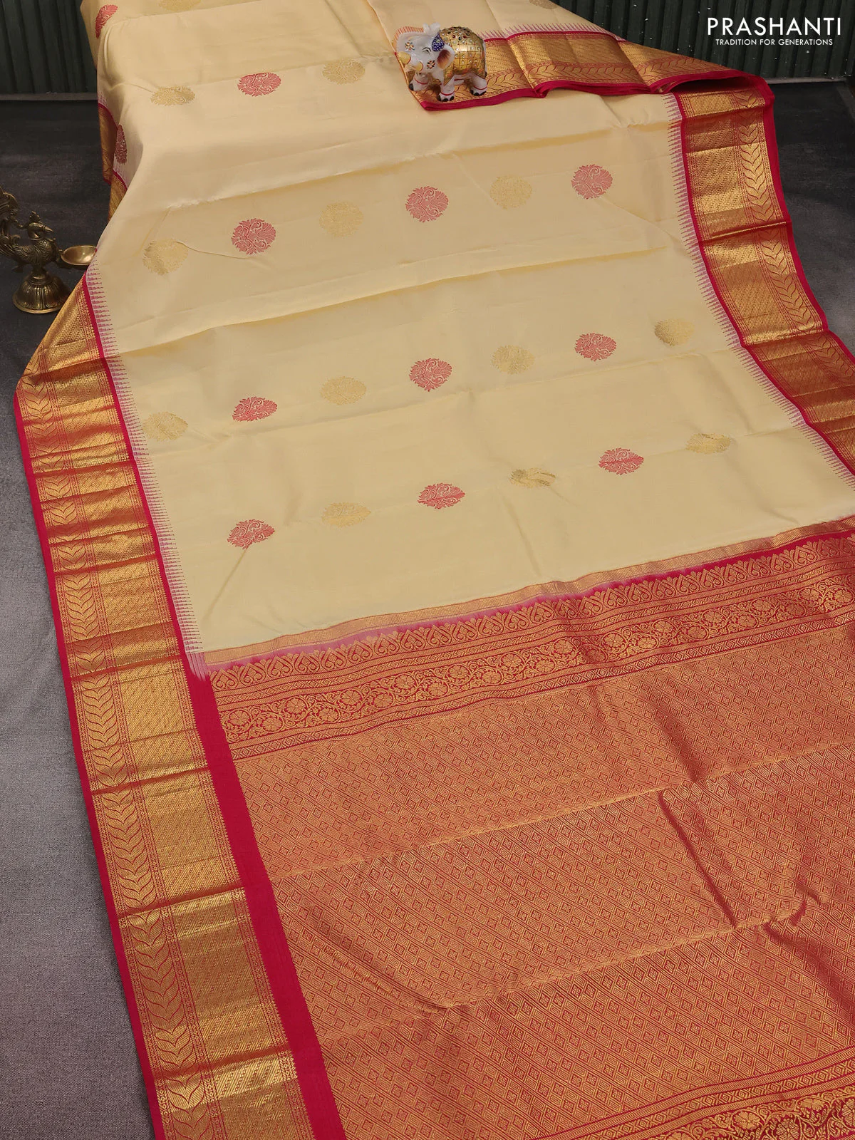Pure kanchipuram silk saree sandal and pink with thread & zari woven buttas and zari woven korvai border - Image 2