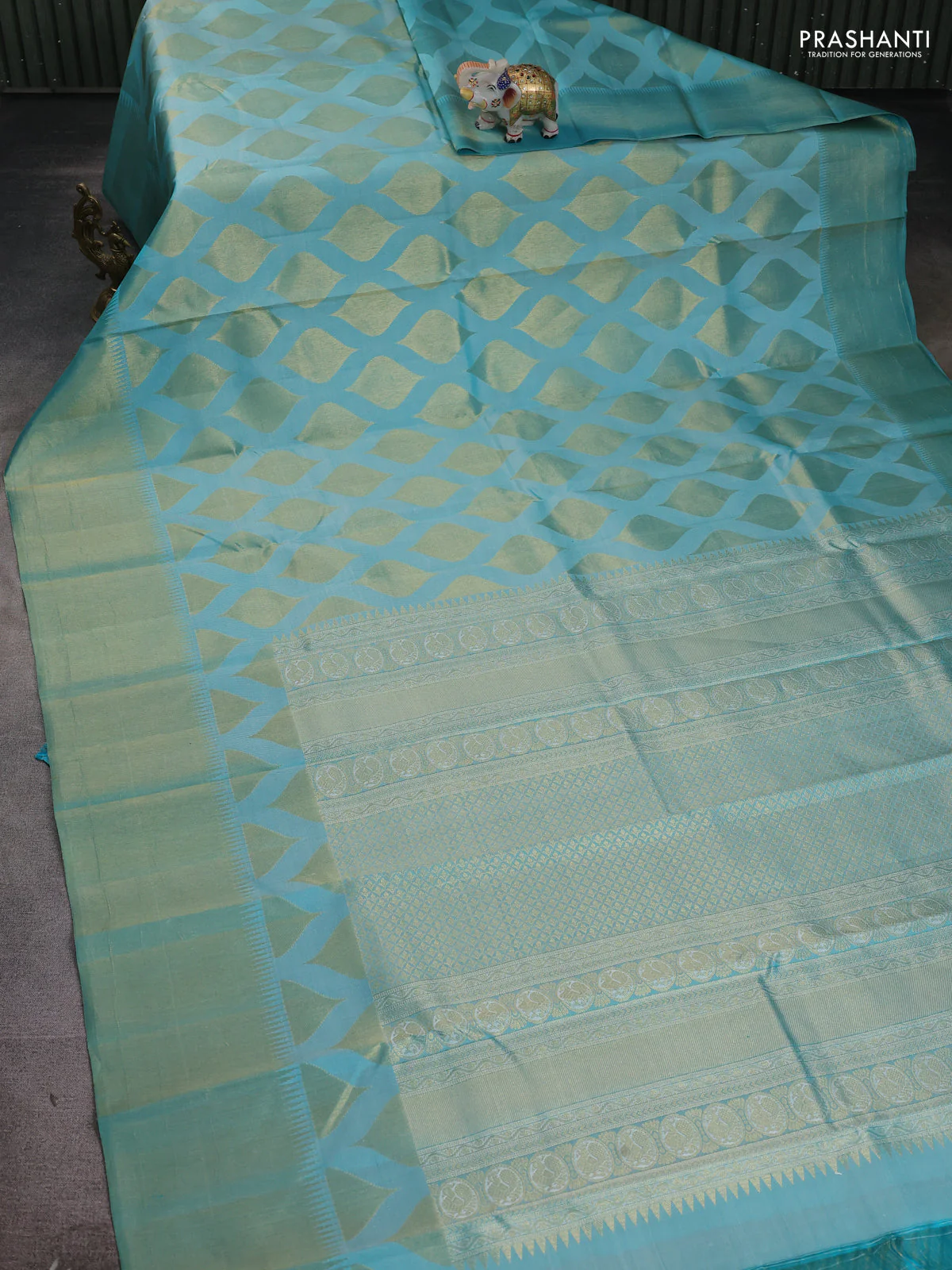 Pure kanchipuram silk saree teal blue with allover zari woven geometric butta weaves and temple design zari woven border - Image 2